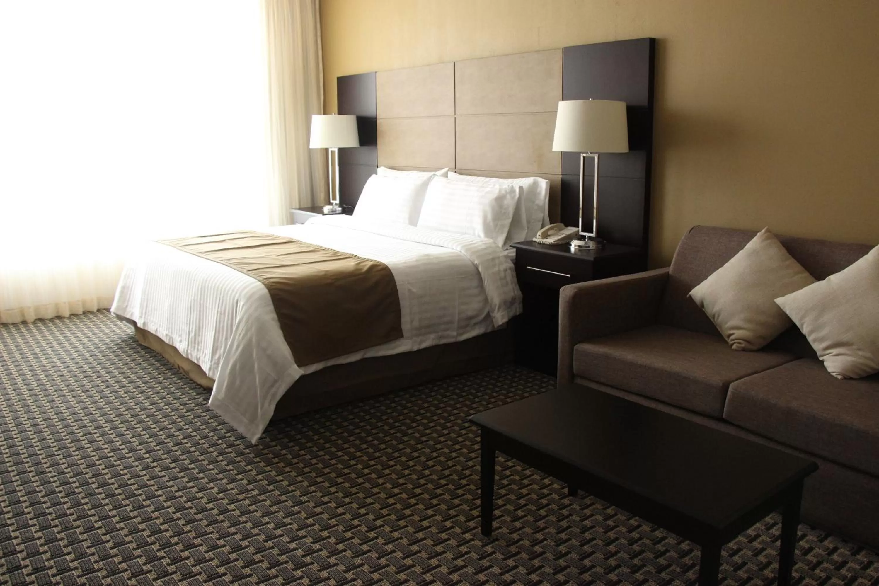 Photo of the whole room, Bed in Holiday Inn Mexico Santa Fe by IHG