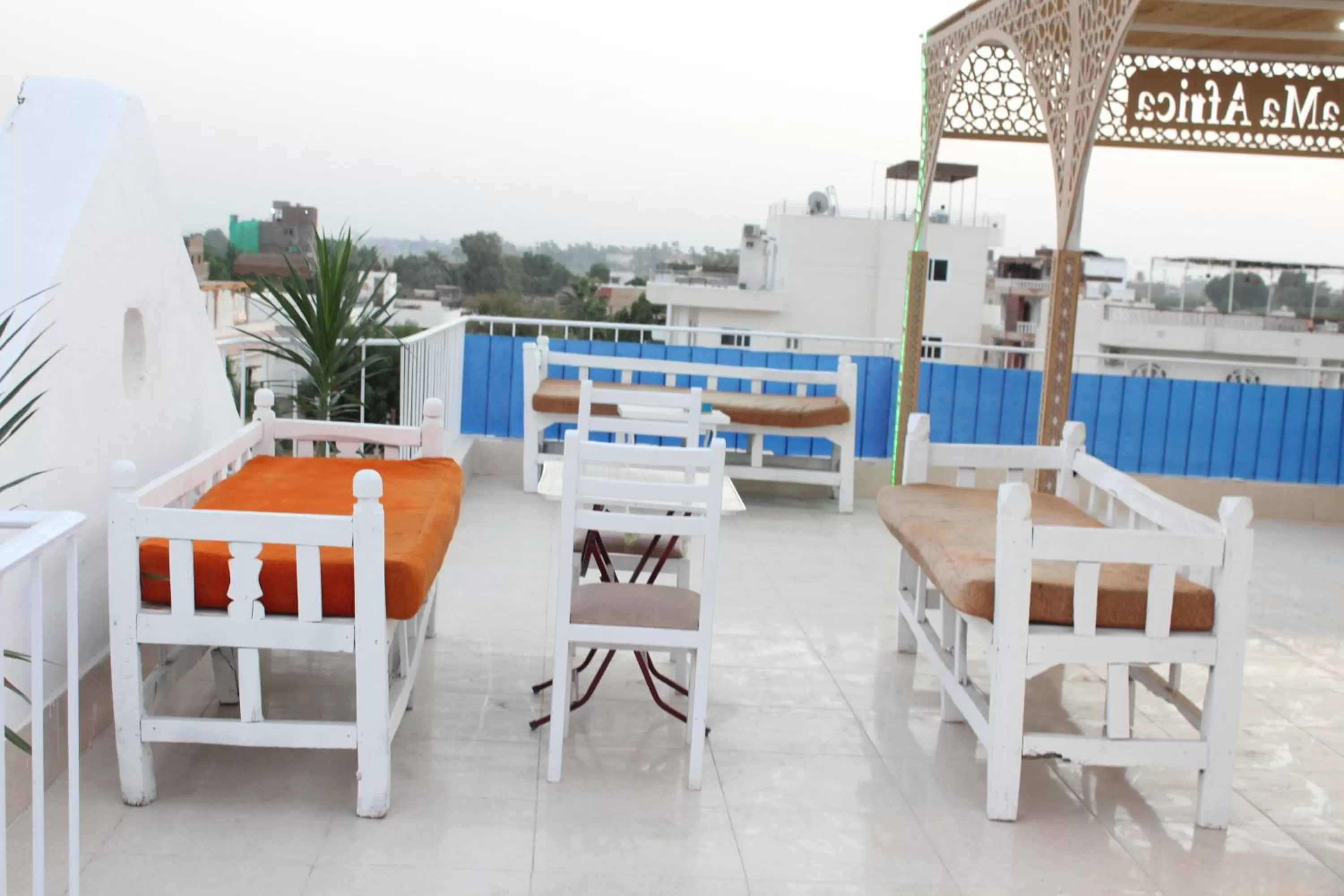 Mama Africa Apts & Studios