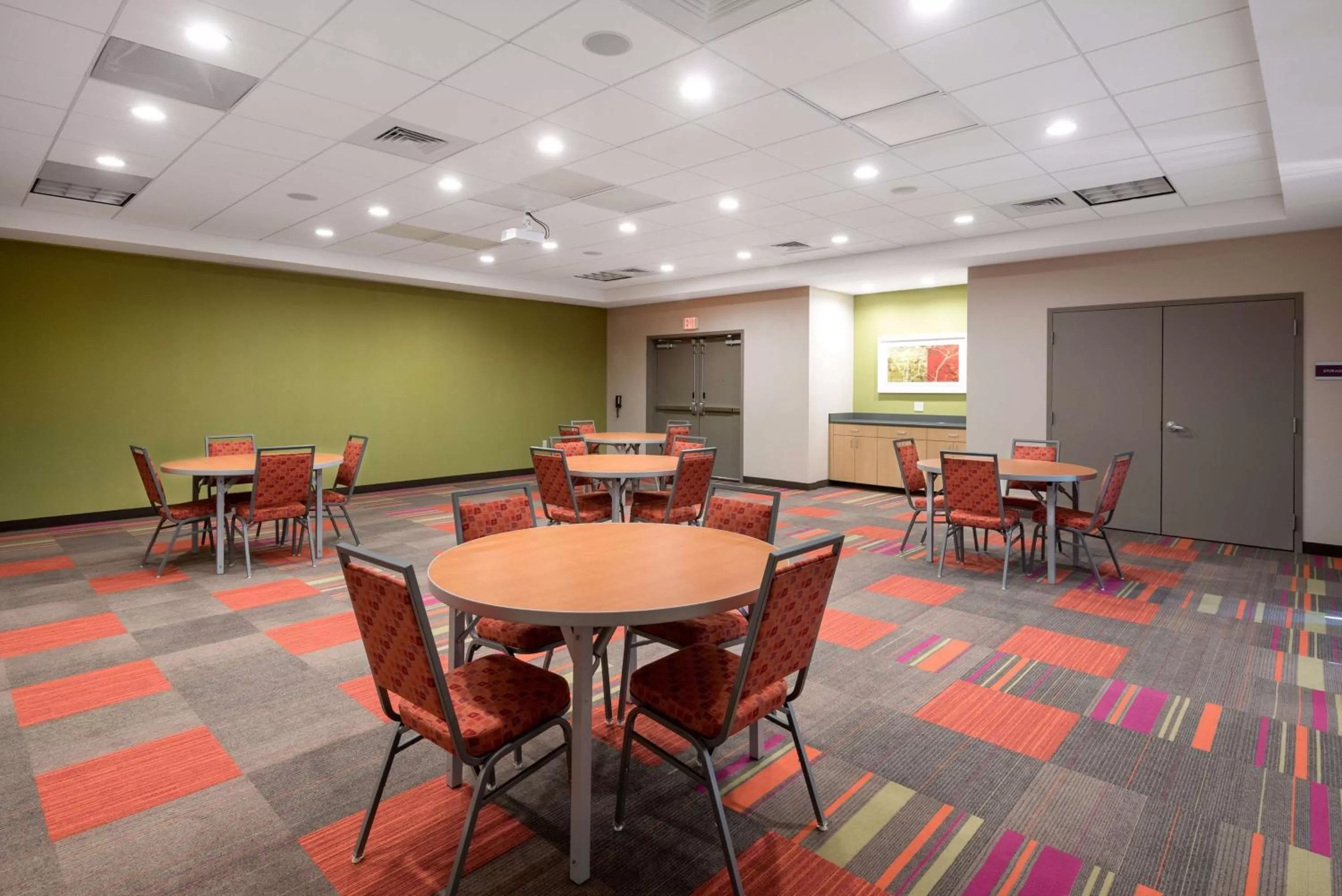 Meeting/conference room in Home2 Suites by Hilton Charlotte University Research Park