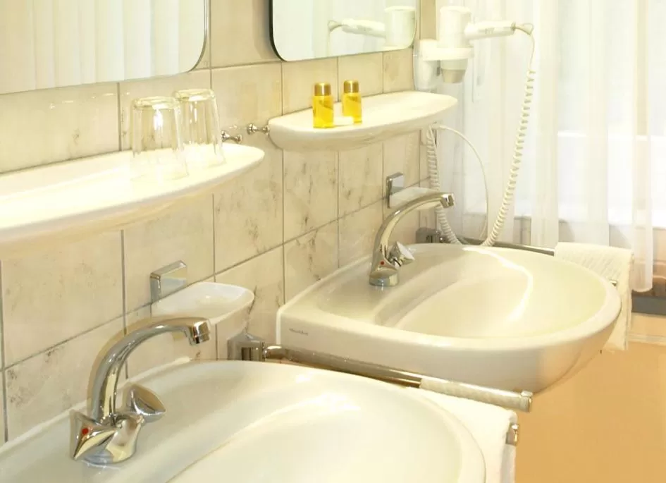 Toilet in Heidehotel Waldhütte