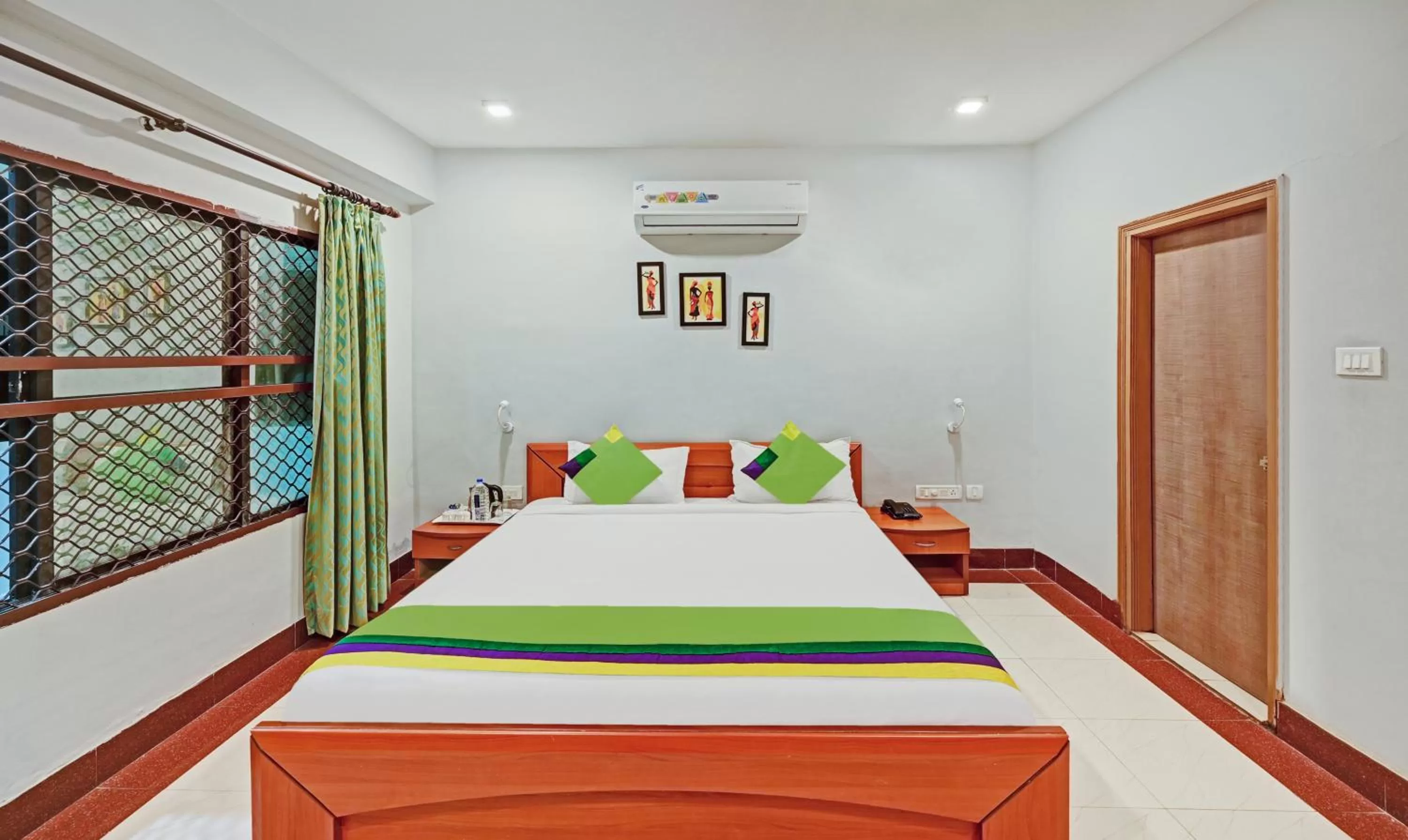 Bedroom, Bed in Treebo Sidhartha International Baliapanda