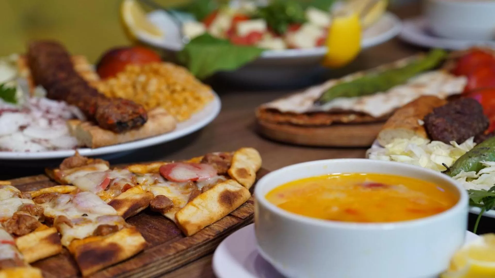 Food and drinks in Homey AirPort Hotel