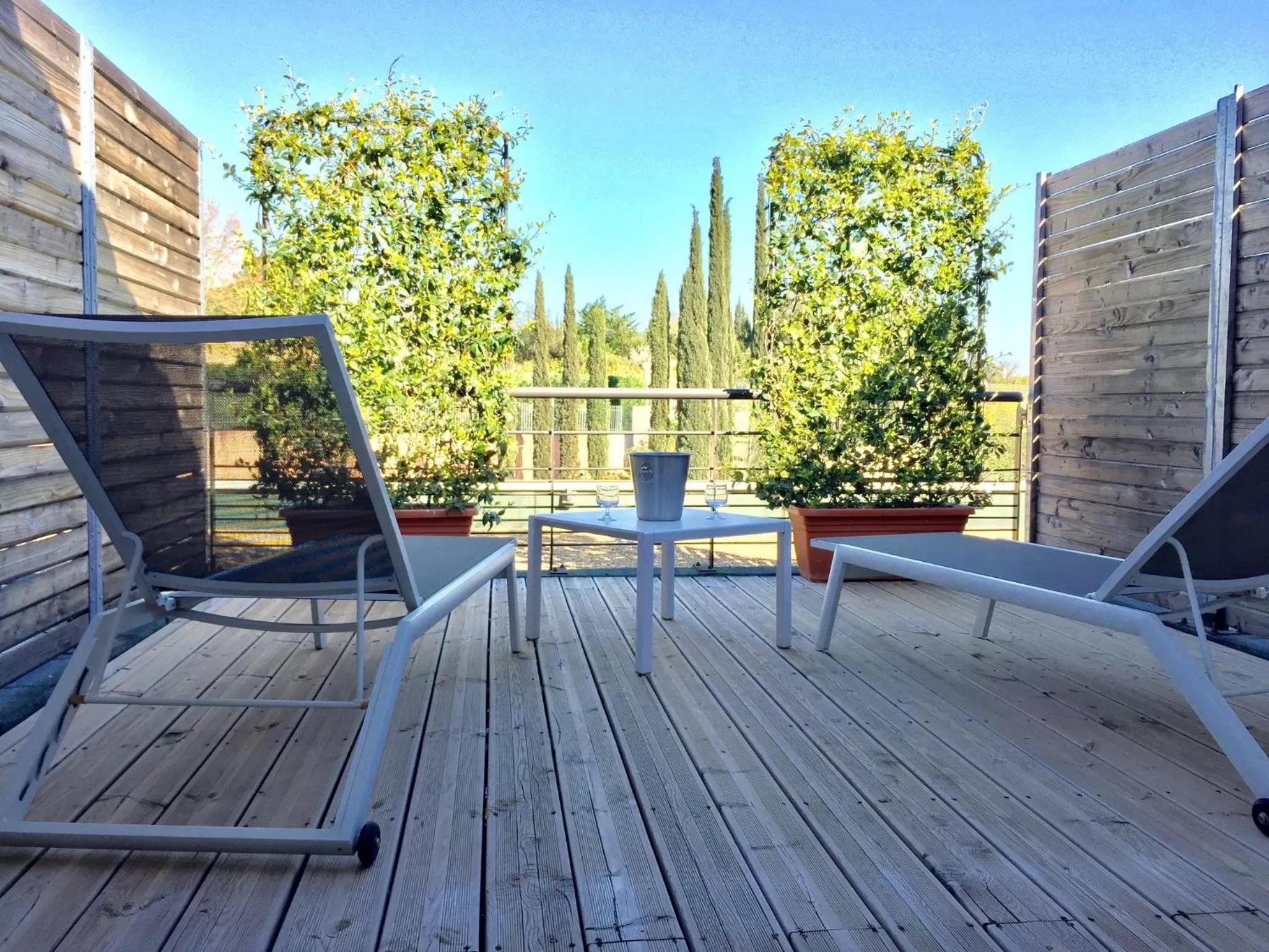 Patio, Swimming Pool in Les Terrasses D'Aix - Studio avec Grande Terrasse privée
