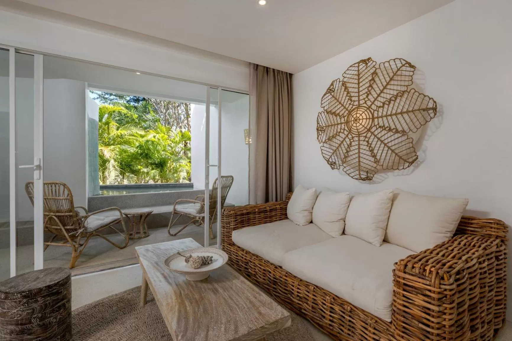 Seating area in Eden Beach Khao Lak Resort & Spa