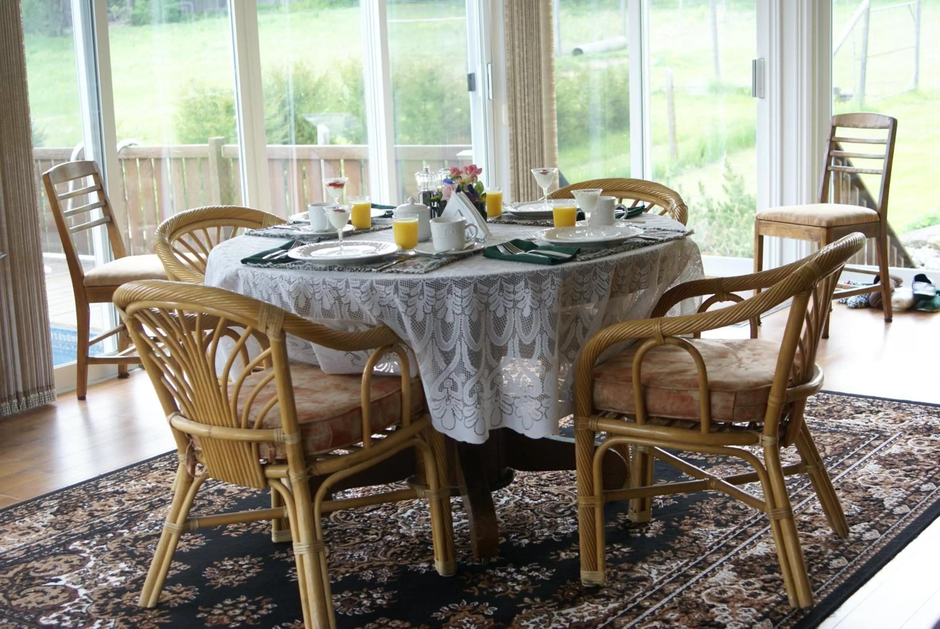 Dining area in Liftlock Guest House