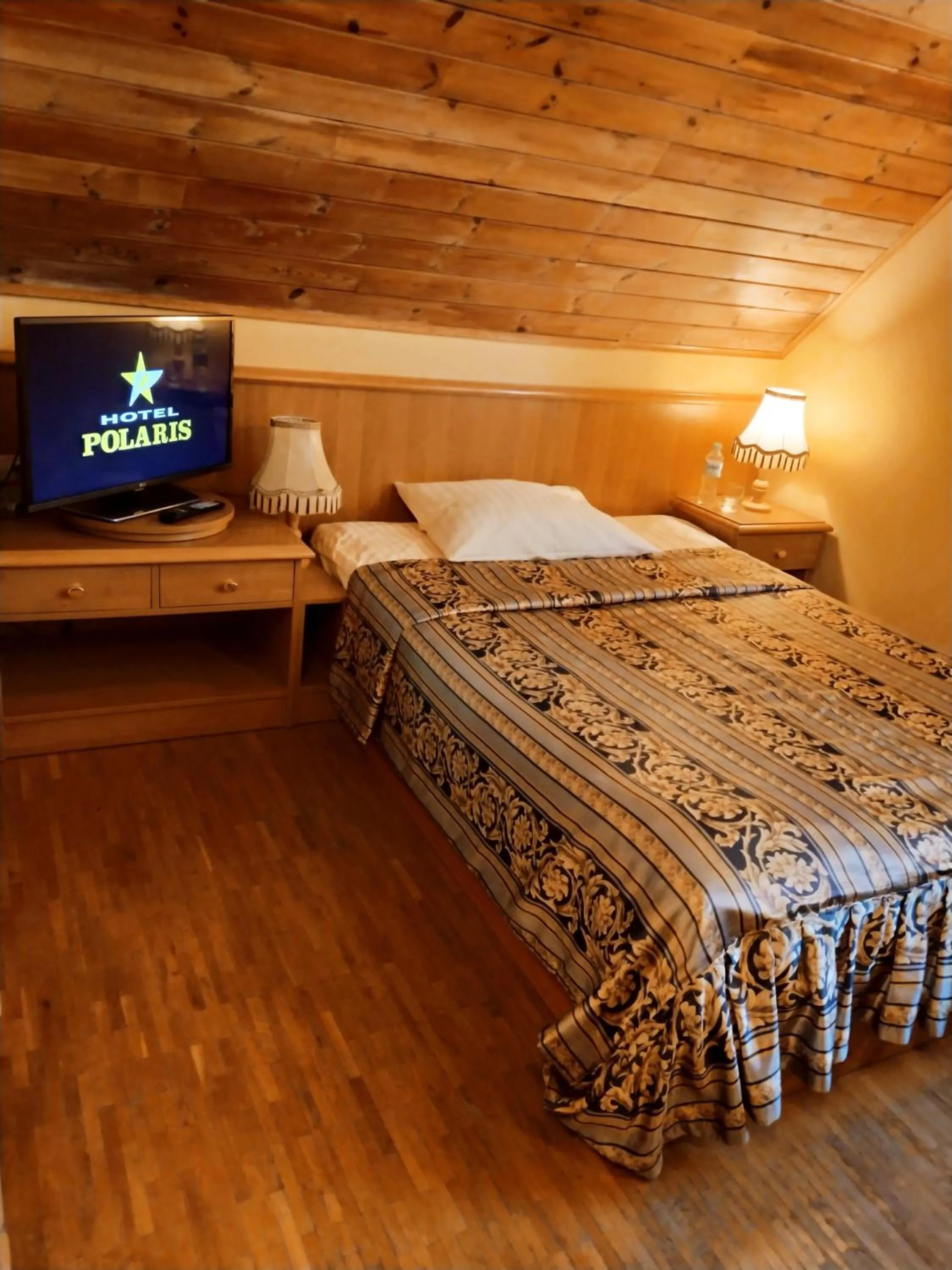 Bed in Hotel Polaris