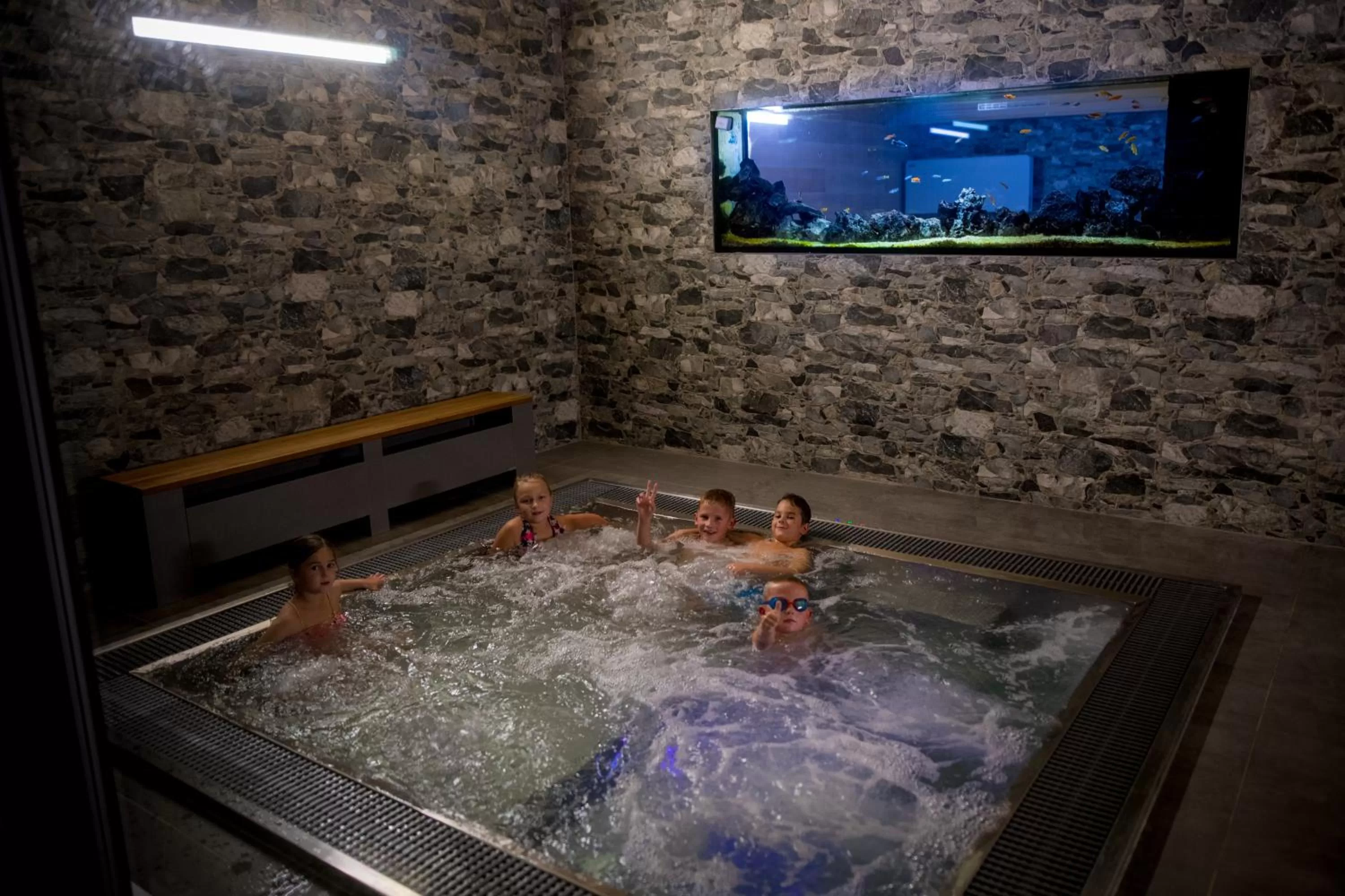 Hot Tub in Hotel Kras