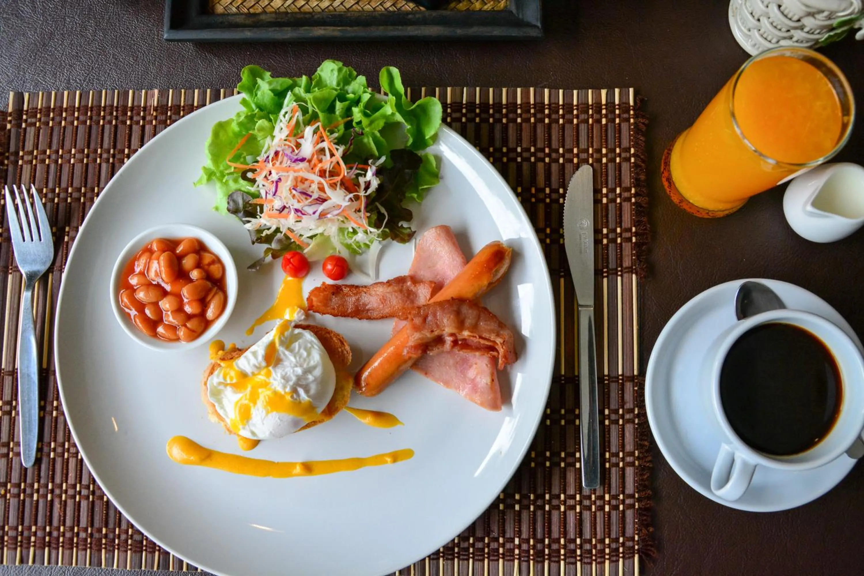 Restaurant/places to eat in Thapae Loft