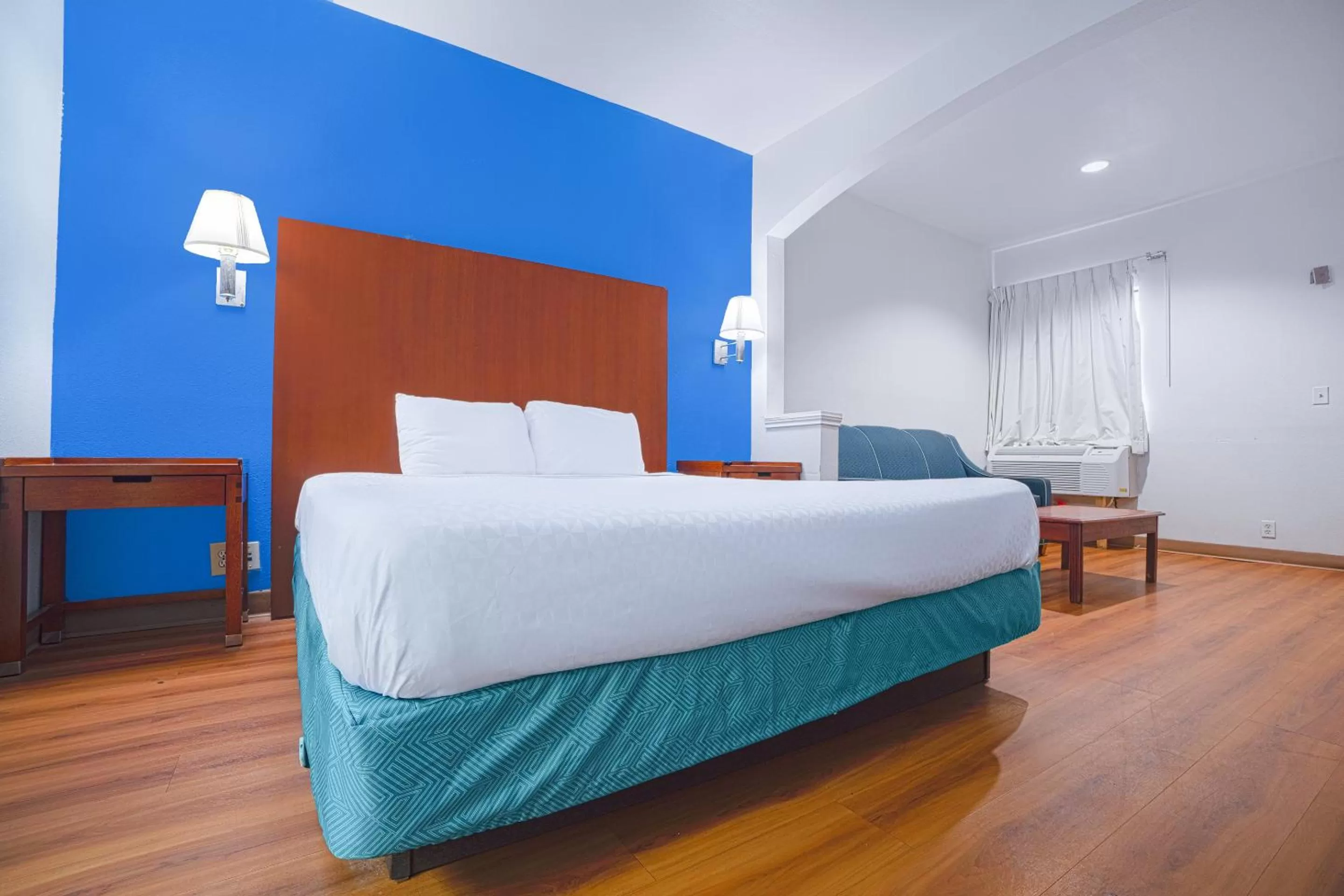 Deluxe King Bed Smoking in Island Inn By OYO Galveston Beach, TX