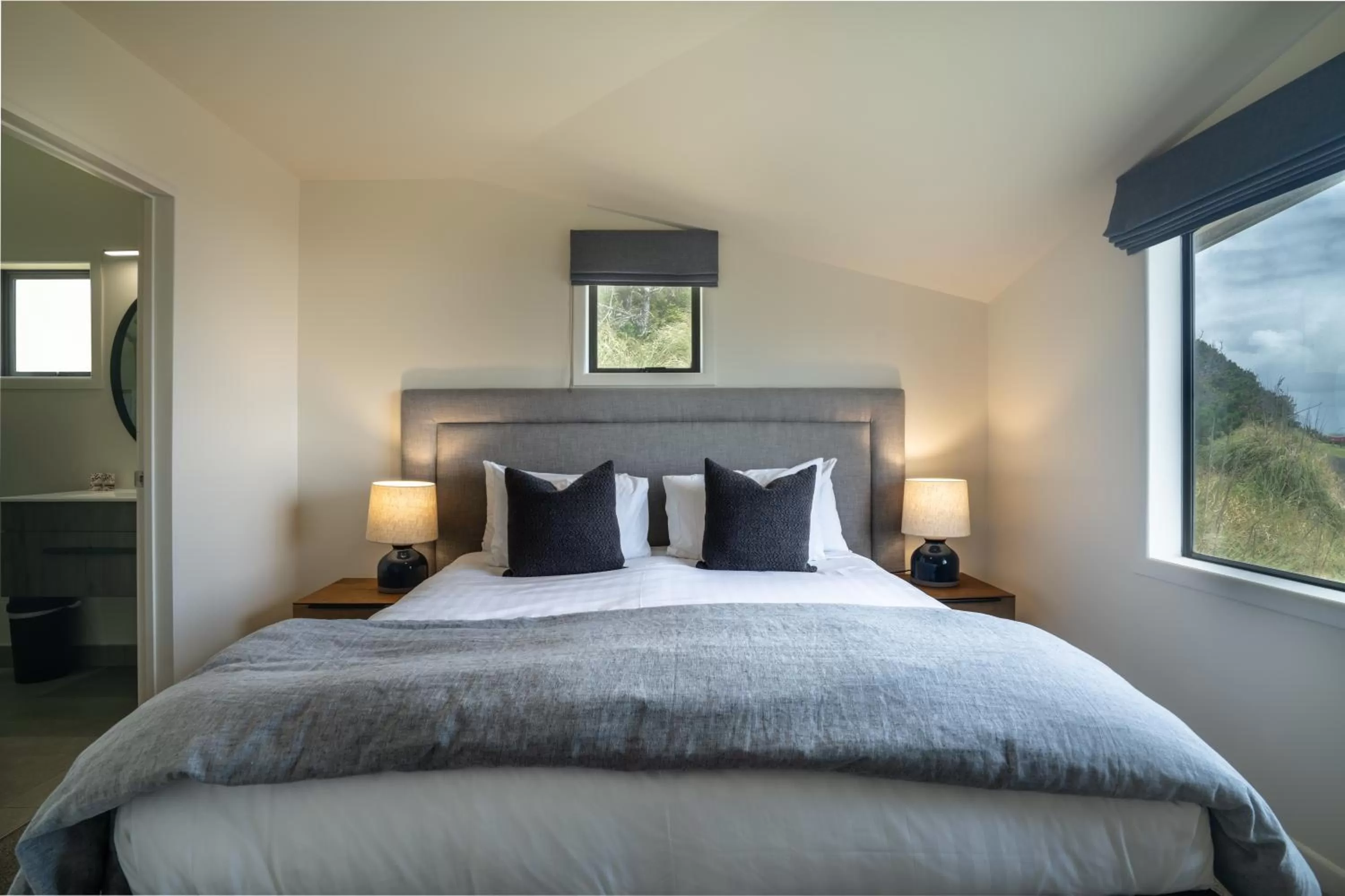 Bedroom, Bed in Castaways Resort