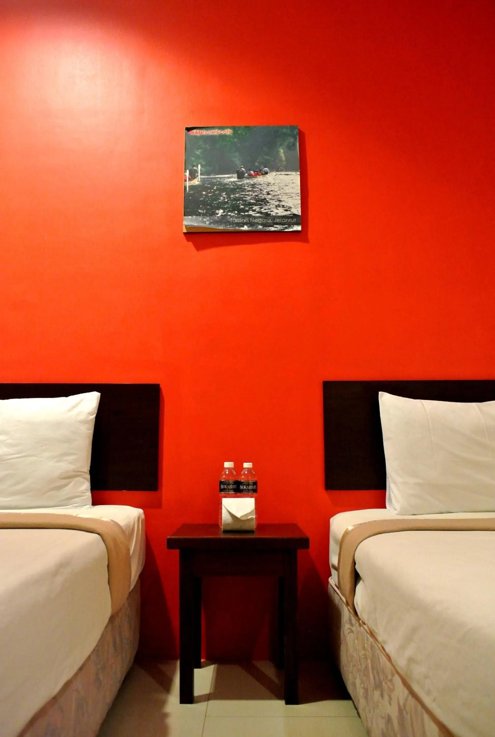 Bed in Wau Hotel & Cafe