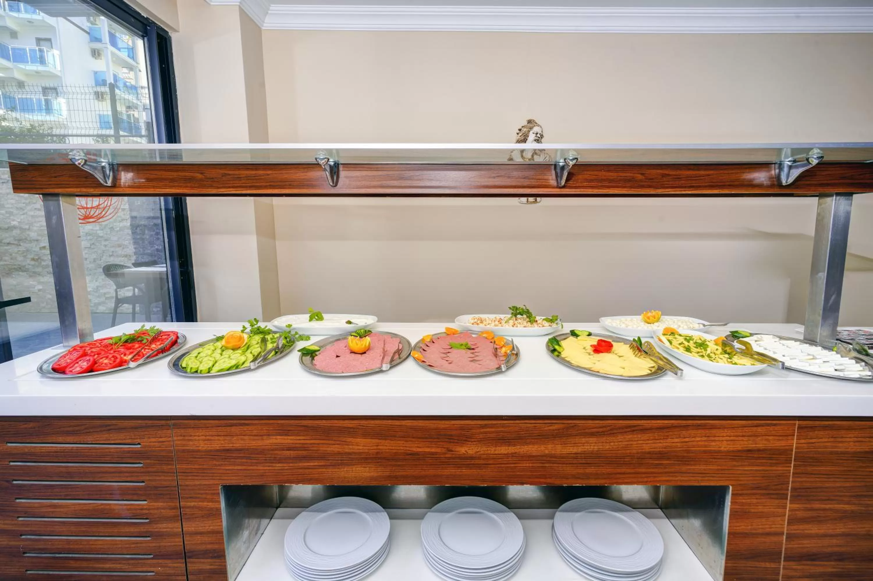 Food and drinks in Ozcan Hotel