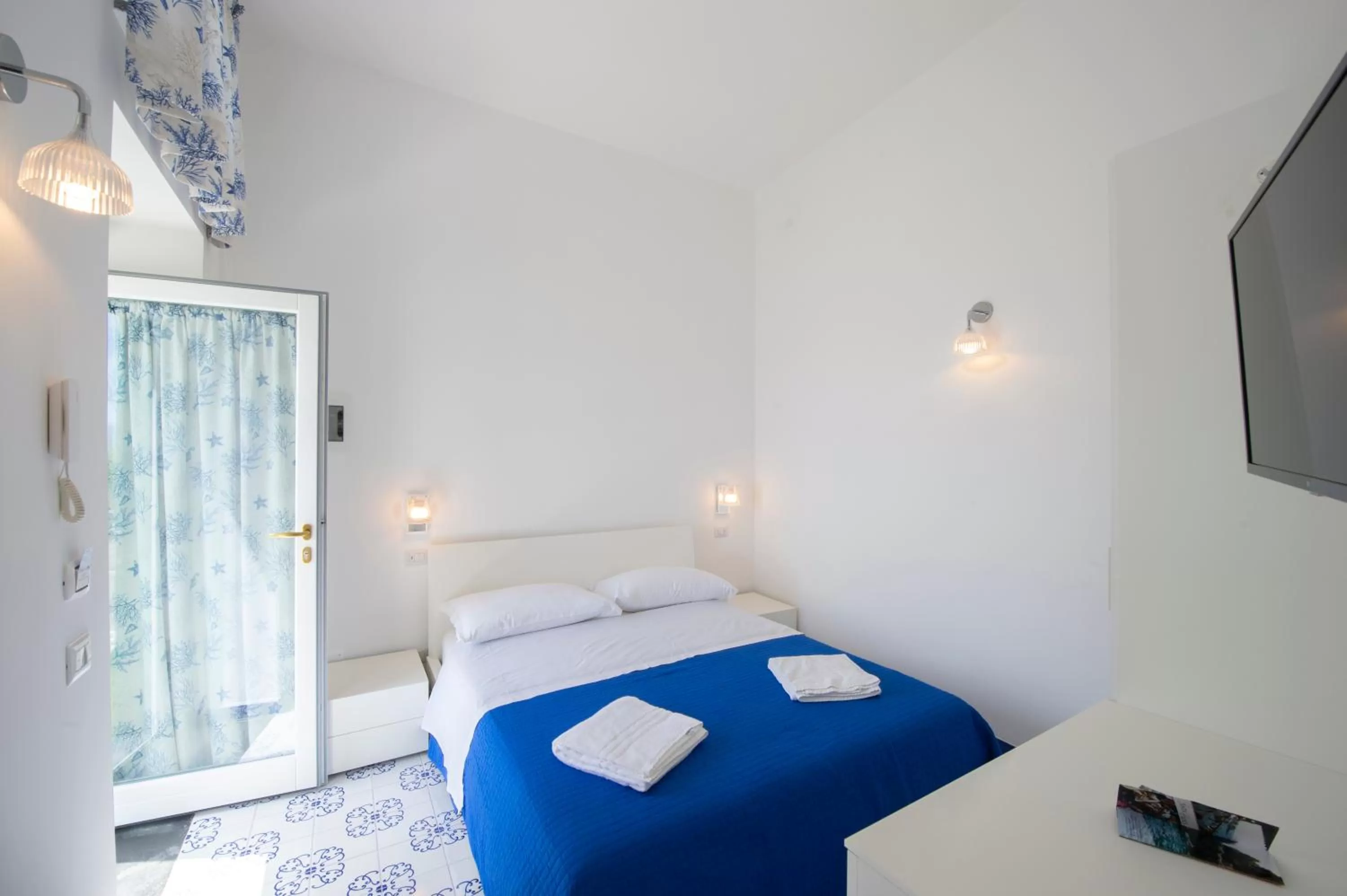 Bedroom, Bed in Villa Foglia Amalfi