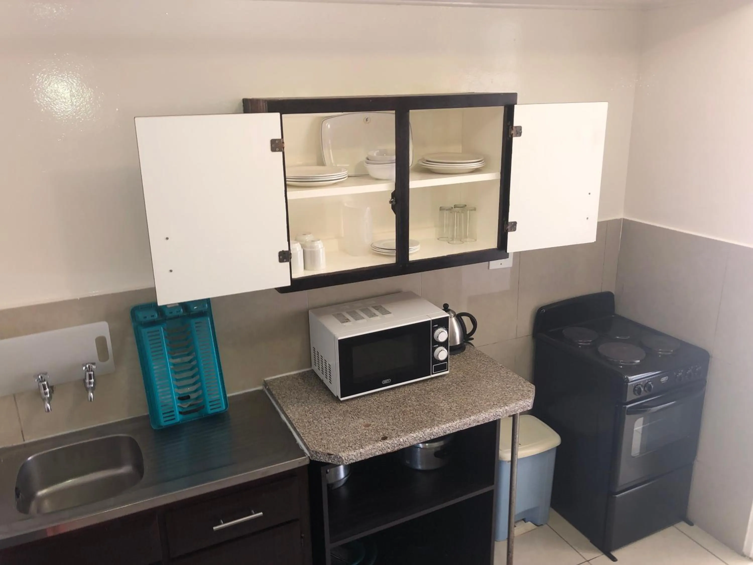 Kitchen or kitchenette in Coastlands Durban Self Catering Holiday Apartments