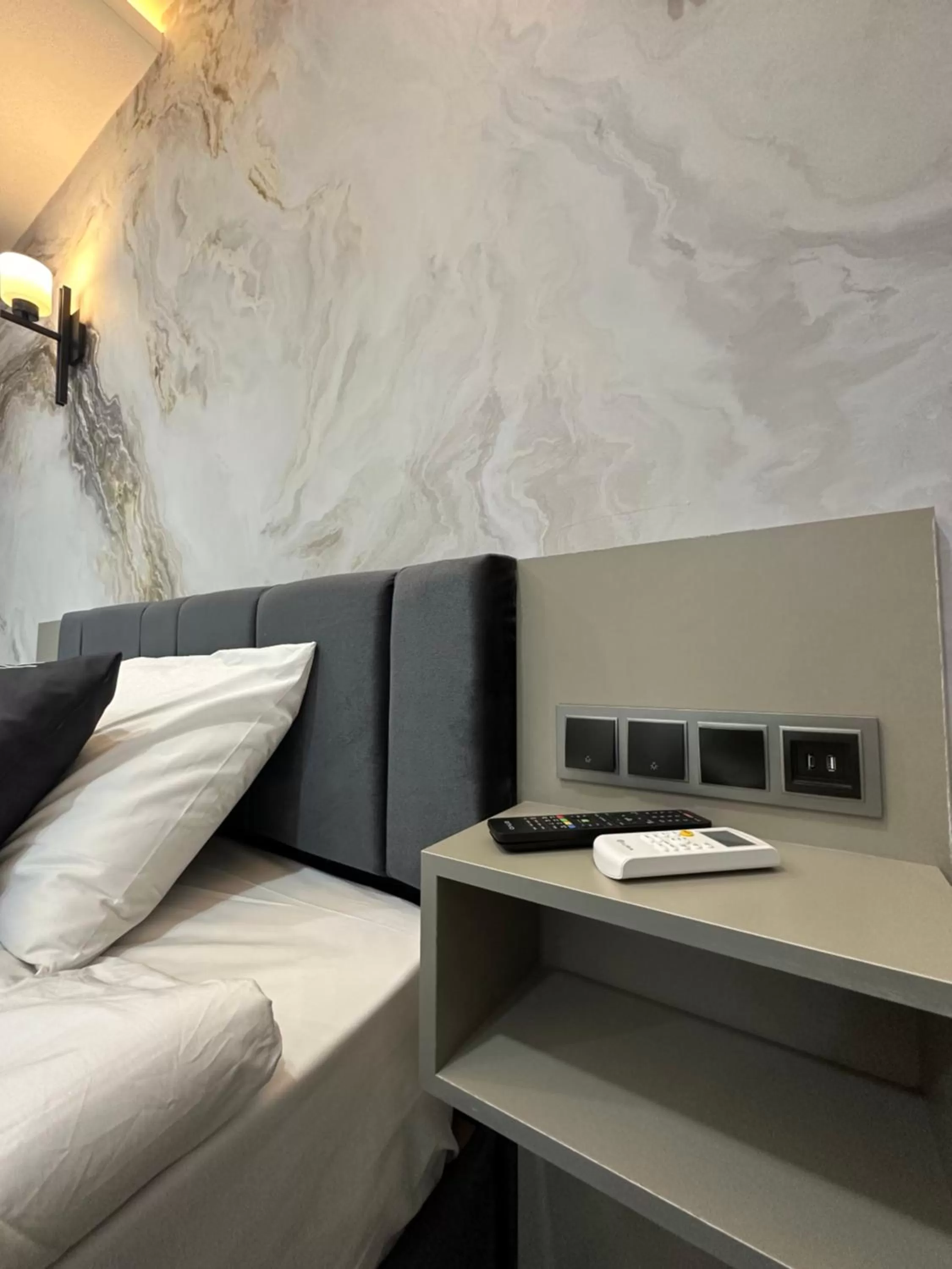 Photo of the whole room, Bed in Intercity Hotel Istanbul Airport