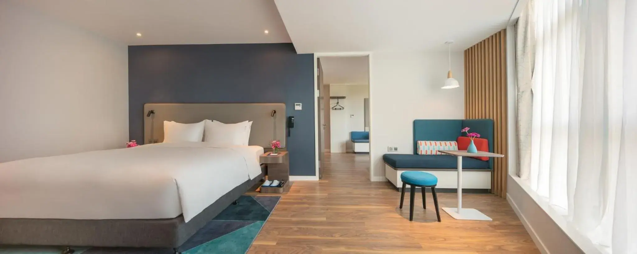 Standard King Room in Holiday Inn Express Hangzhou Jiuzhou by IHG Standard King Room in Holiday Inn Express Hangzhou Jiuzhou by IHG