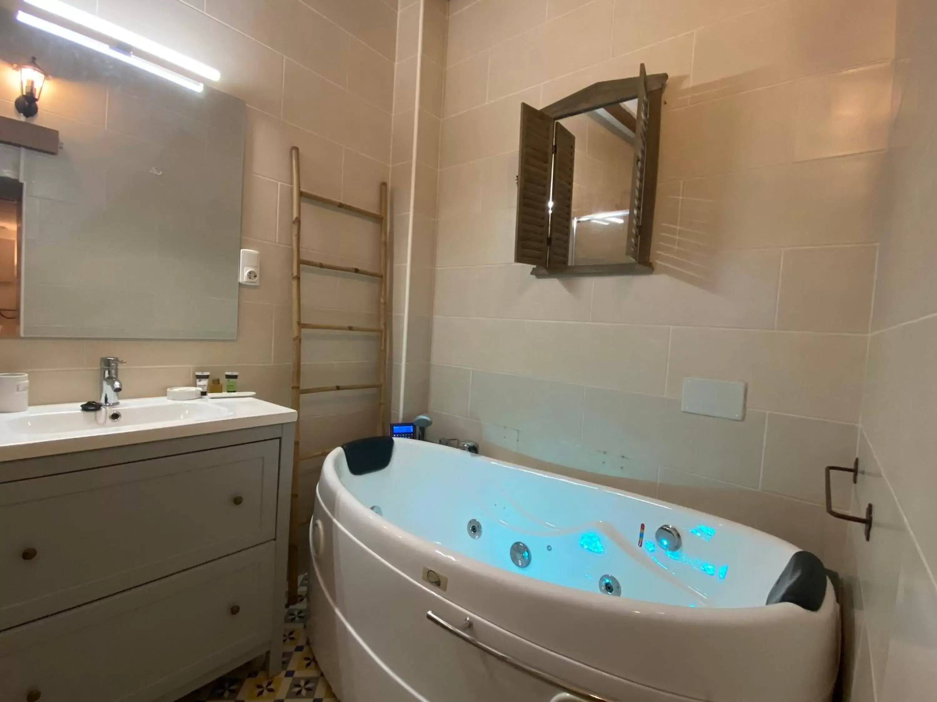 Double Room with Spa Bath in Hotel Altea Paradise 1917 - Adults Only Double Room with Spa Bath in Hotel Altea Paradise 1917 - Adults Only