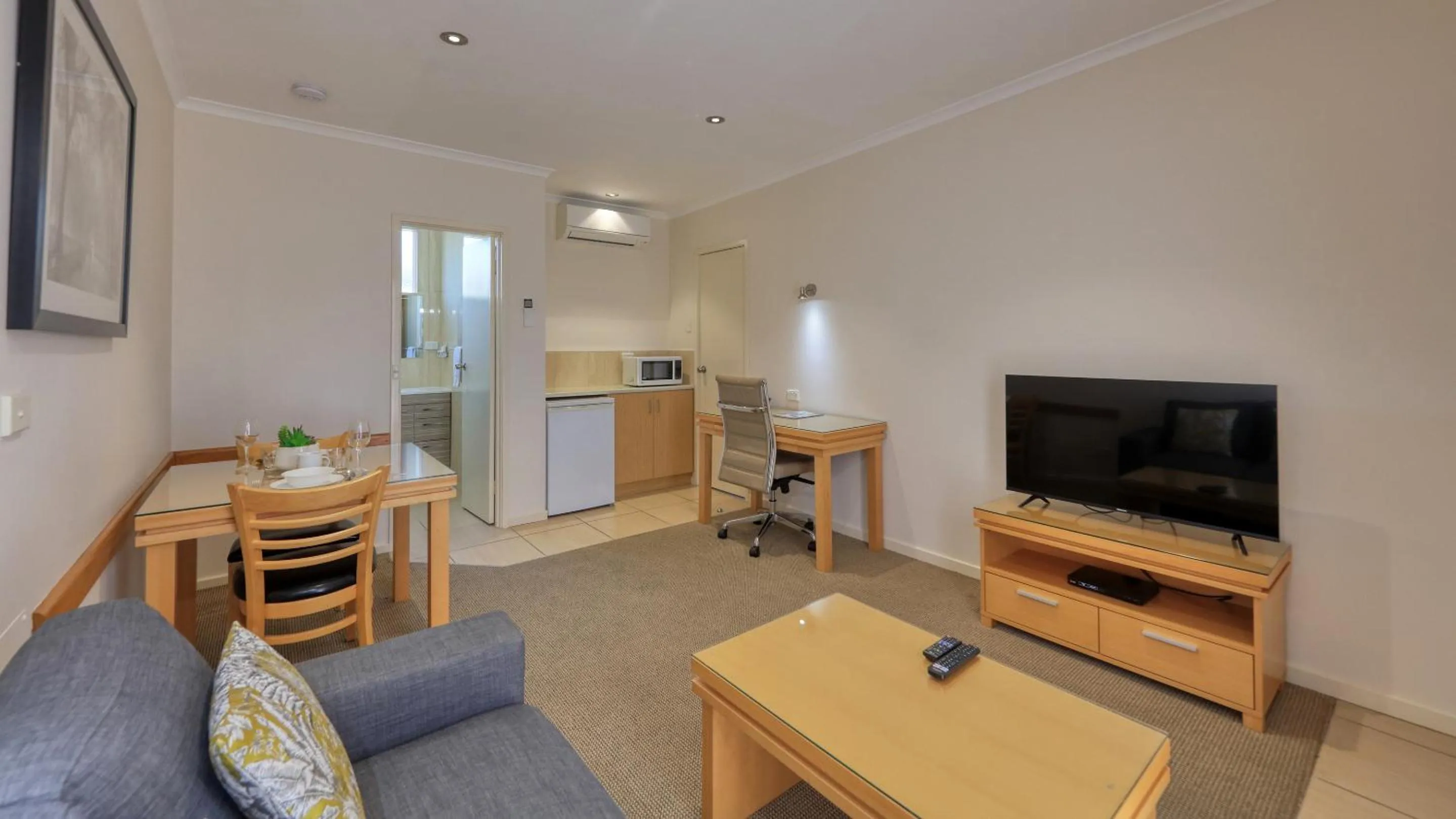 TV and multimedia in Quality Inn Swan Hill