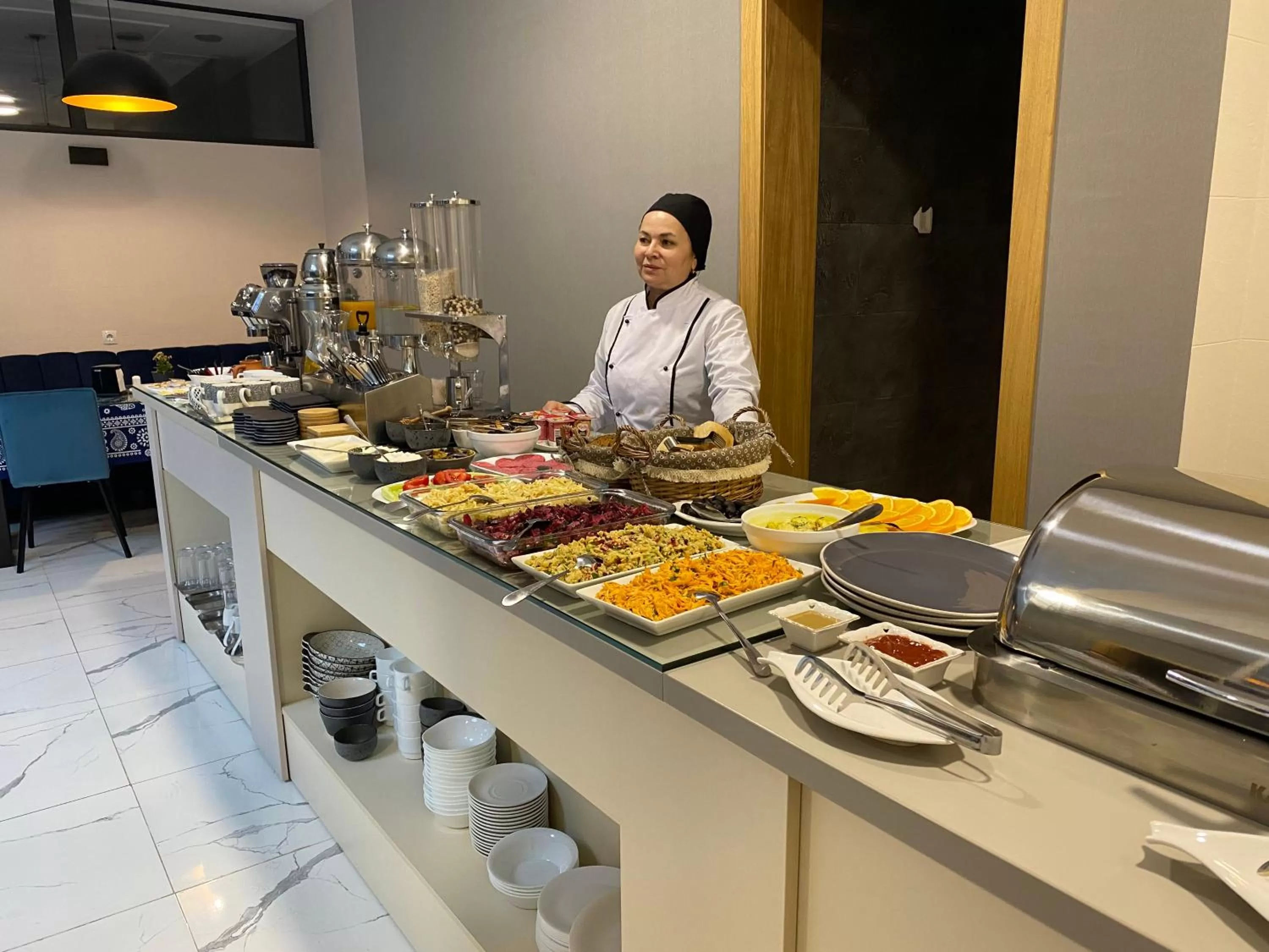 Restaurant/places to eat in Hotel Banovani