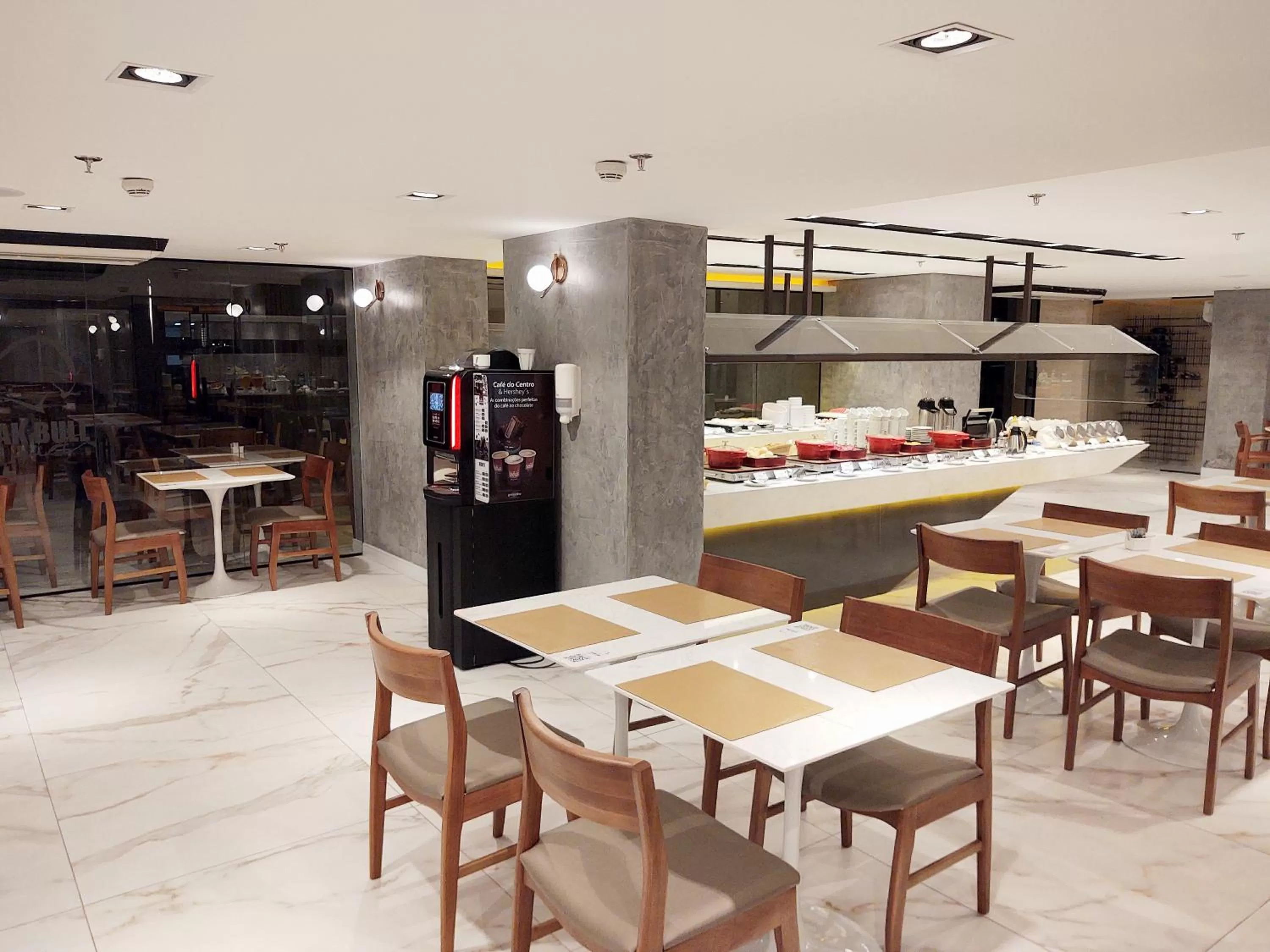 Restaurant/places to eat in Lets Idea Brasília Hotel
