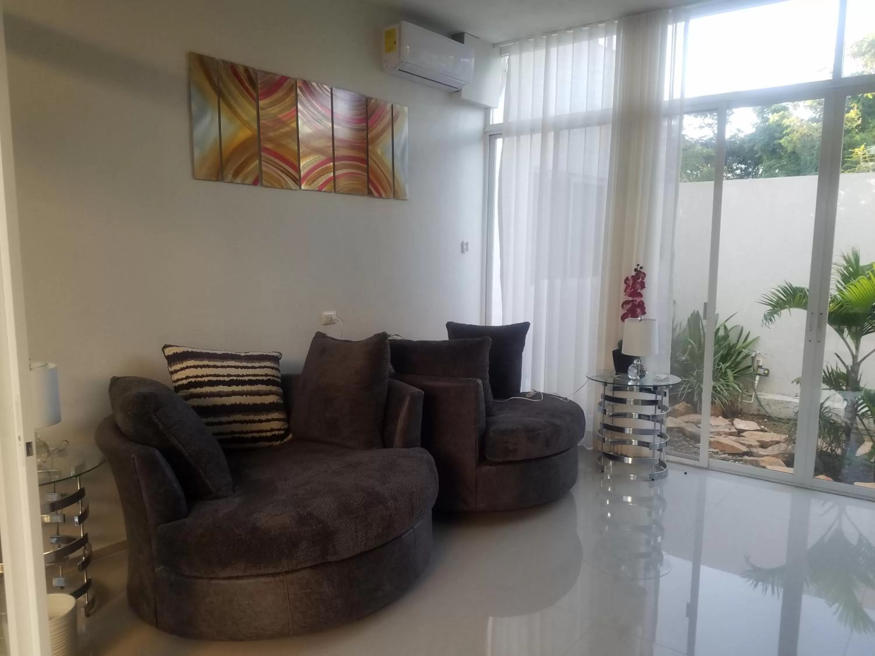 Library in Casa Xcanatun