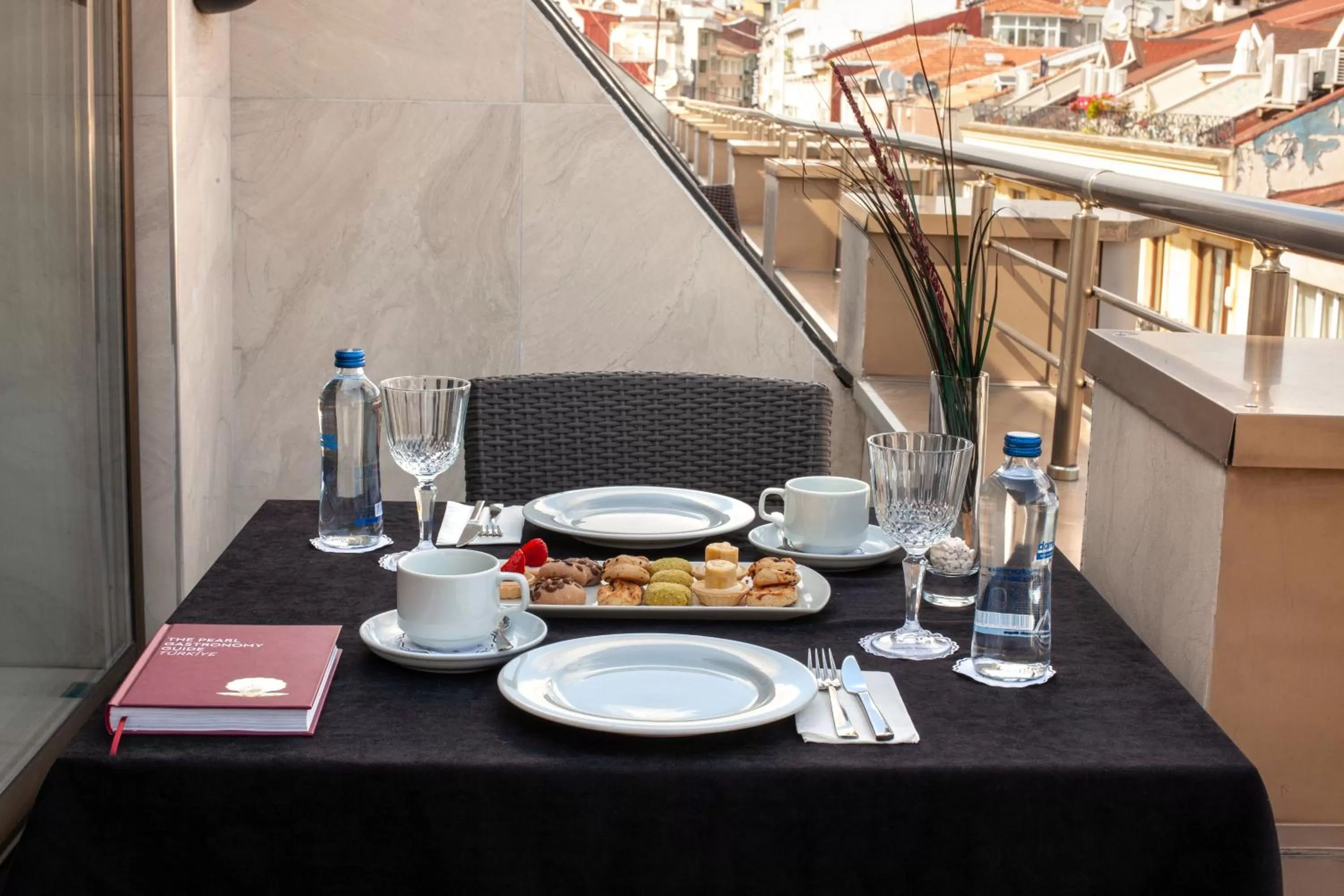 Balcony/Terrace in Mercure Istanbul Bomonti