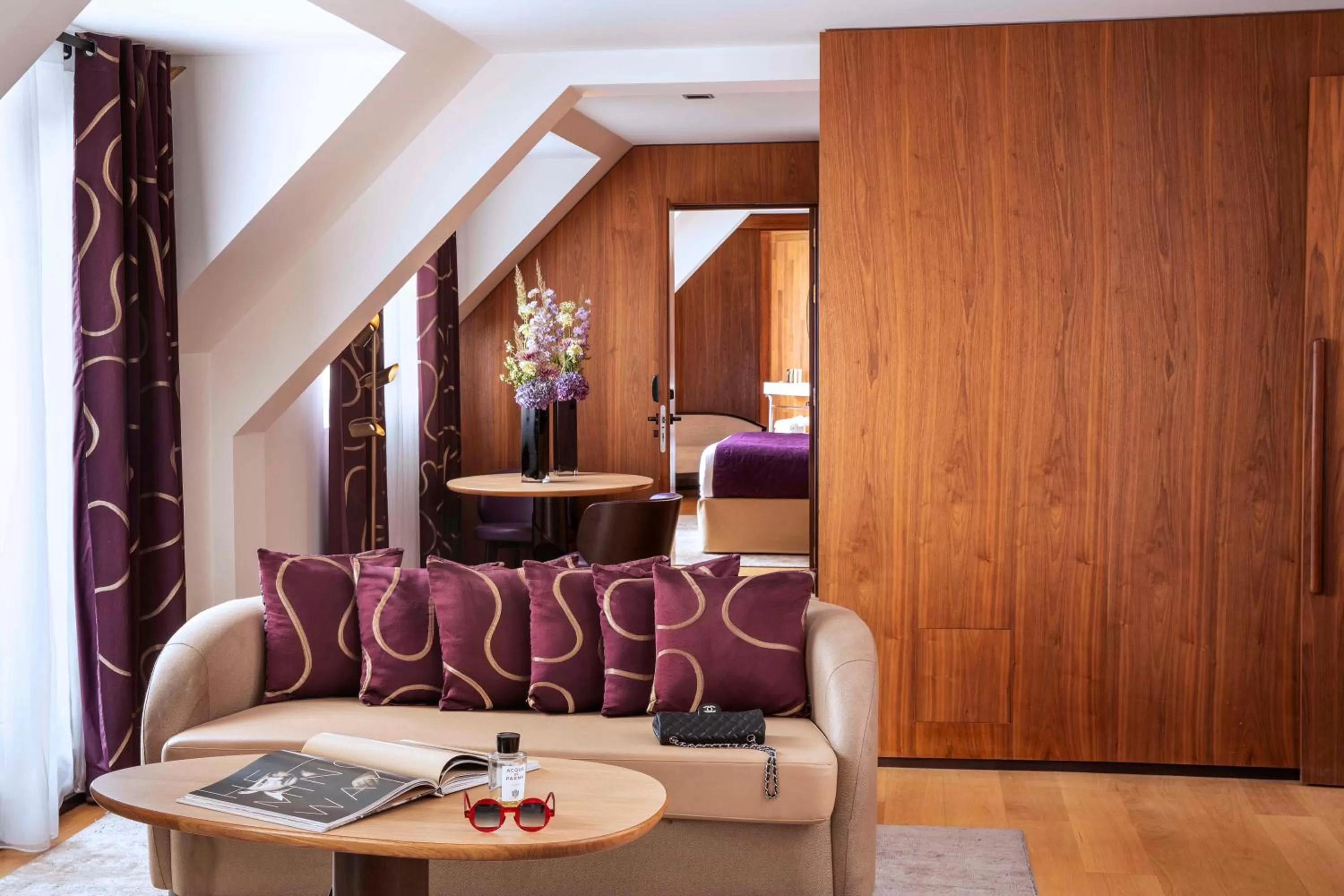 Coffee/tea facilities in Hotel Maison FL