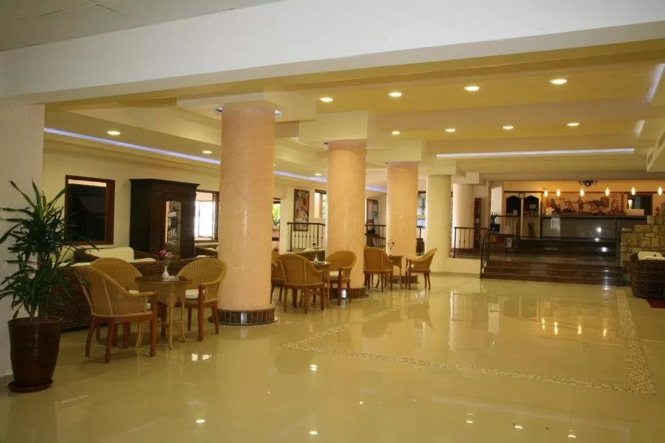 Lobby or reception in Veronica Hotel