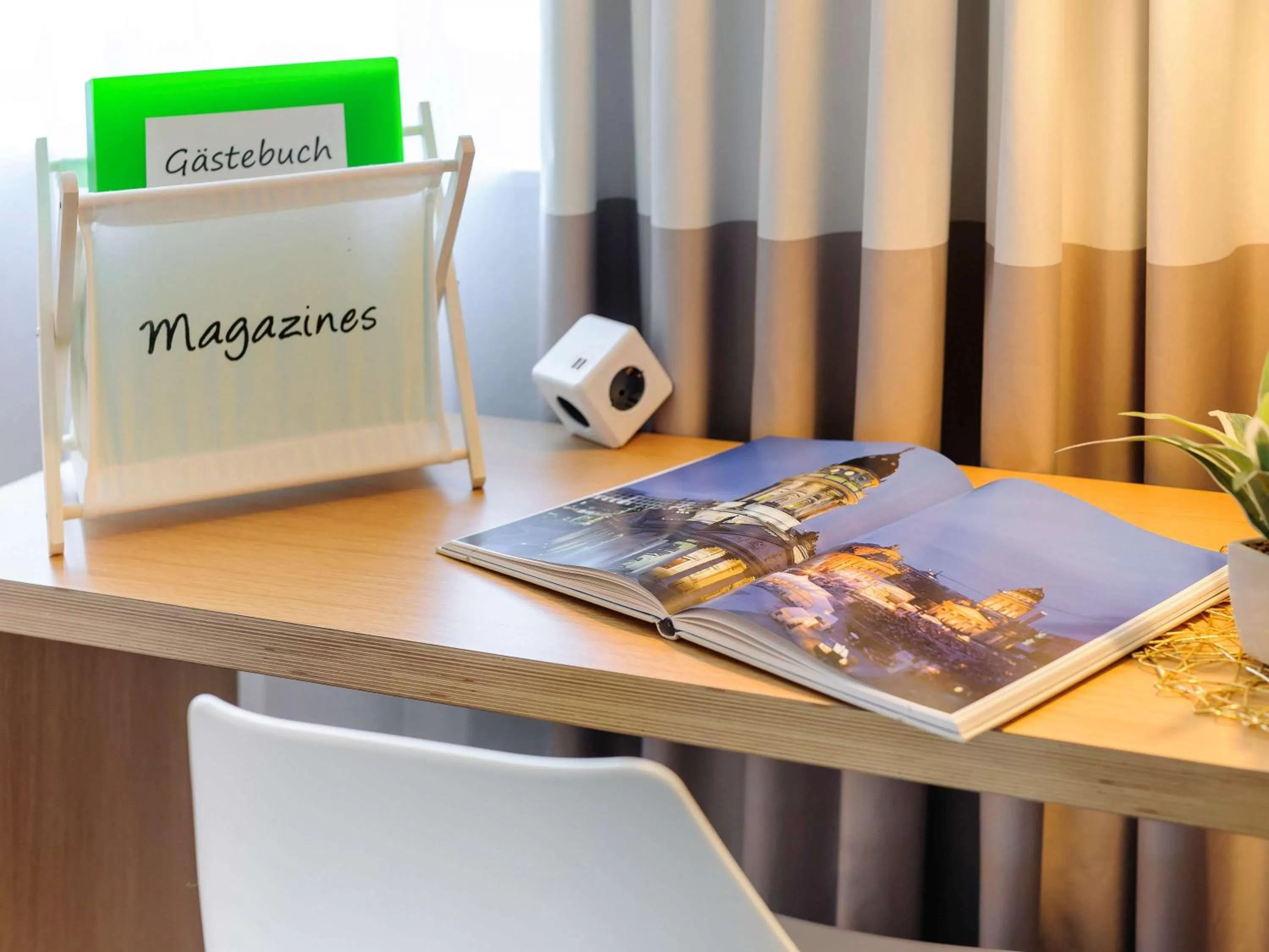 Photo of the whole room in ibis Berlin Mitte