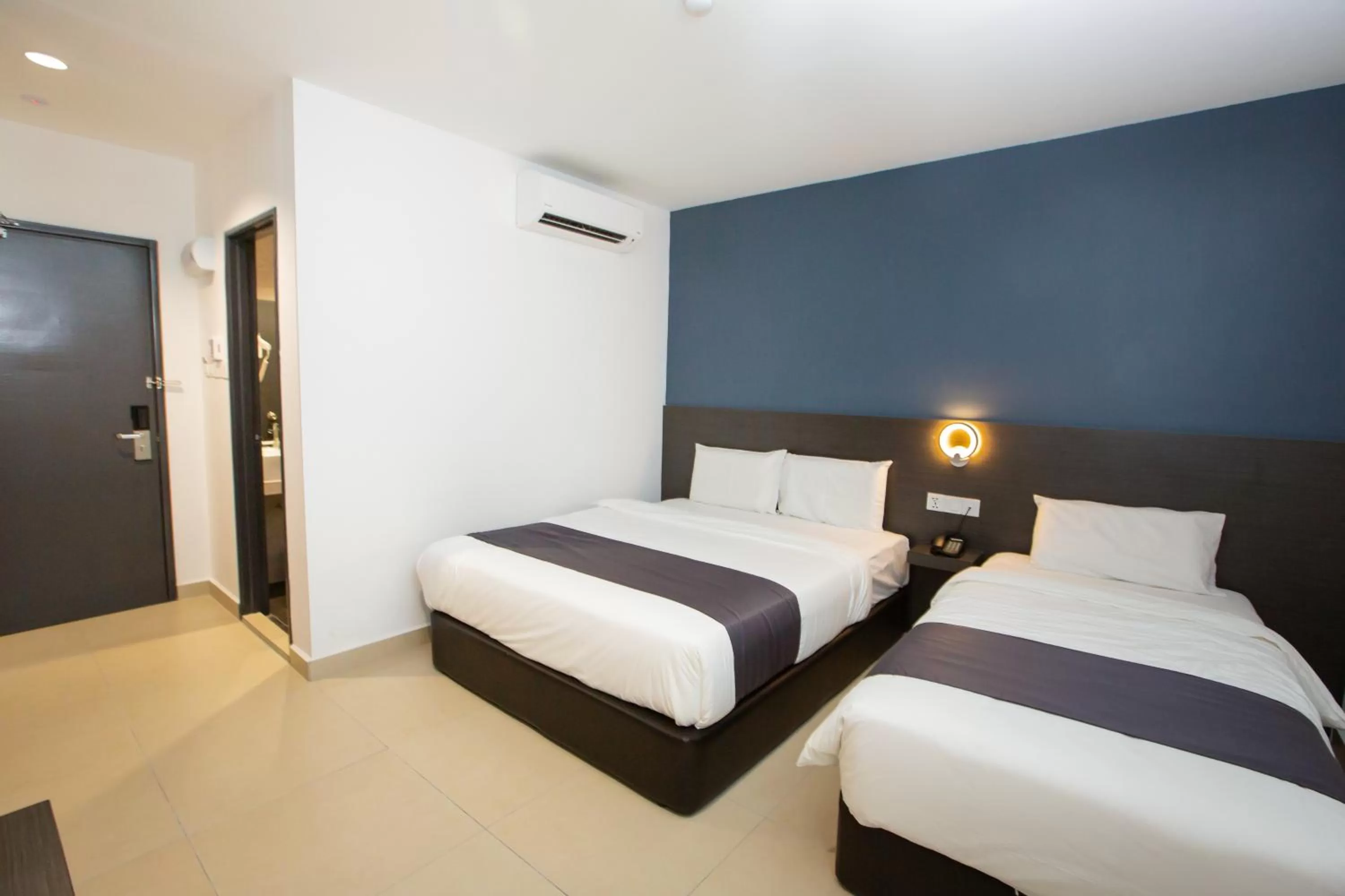 Bed in 1 Hotel Signature