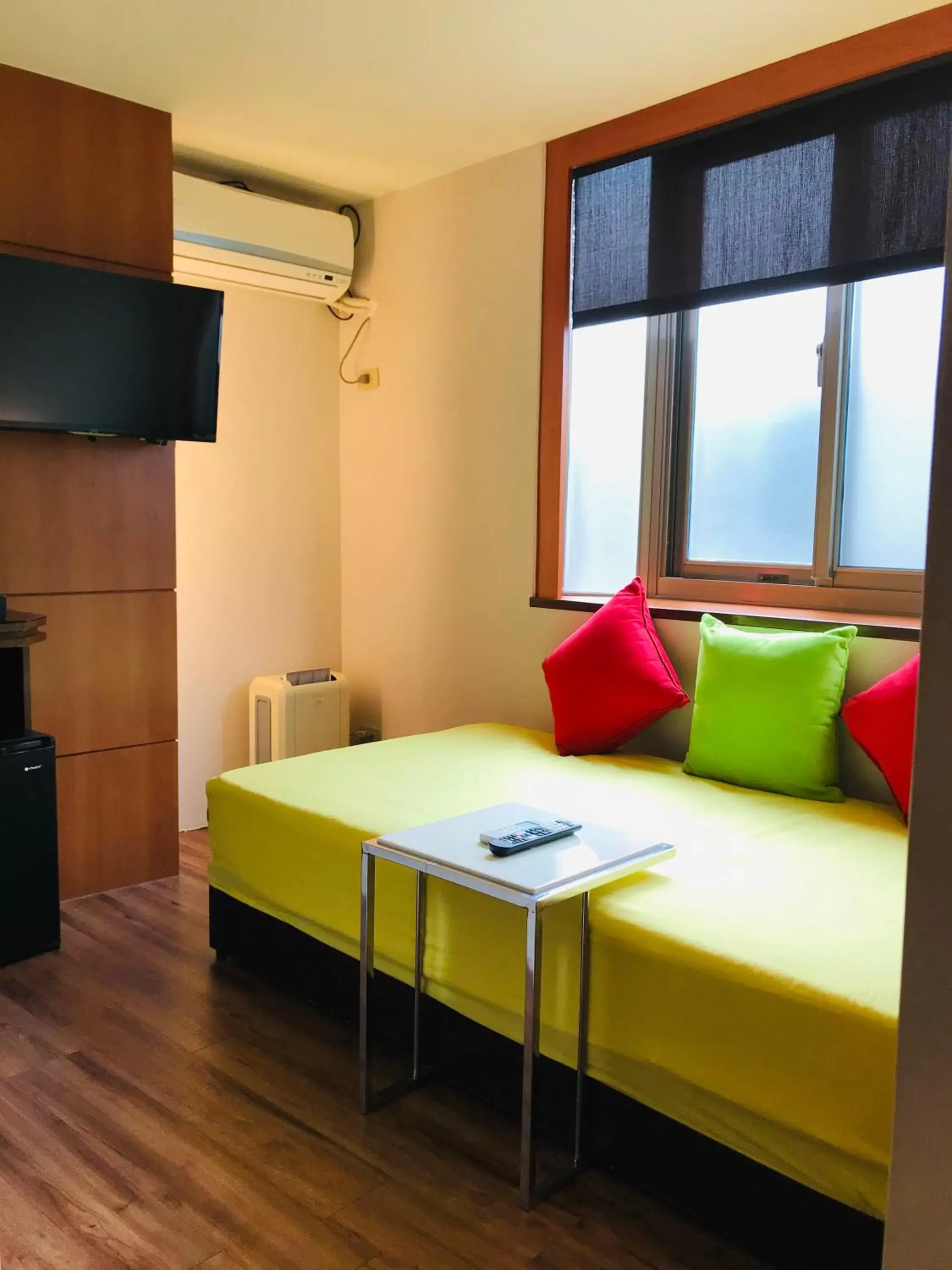 Standard Triple Room with Street View in Chiu Chunt Dint B&B Standard Triple Room with Street View in Chiu Chunt Dint B&B