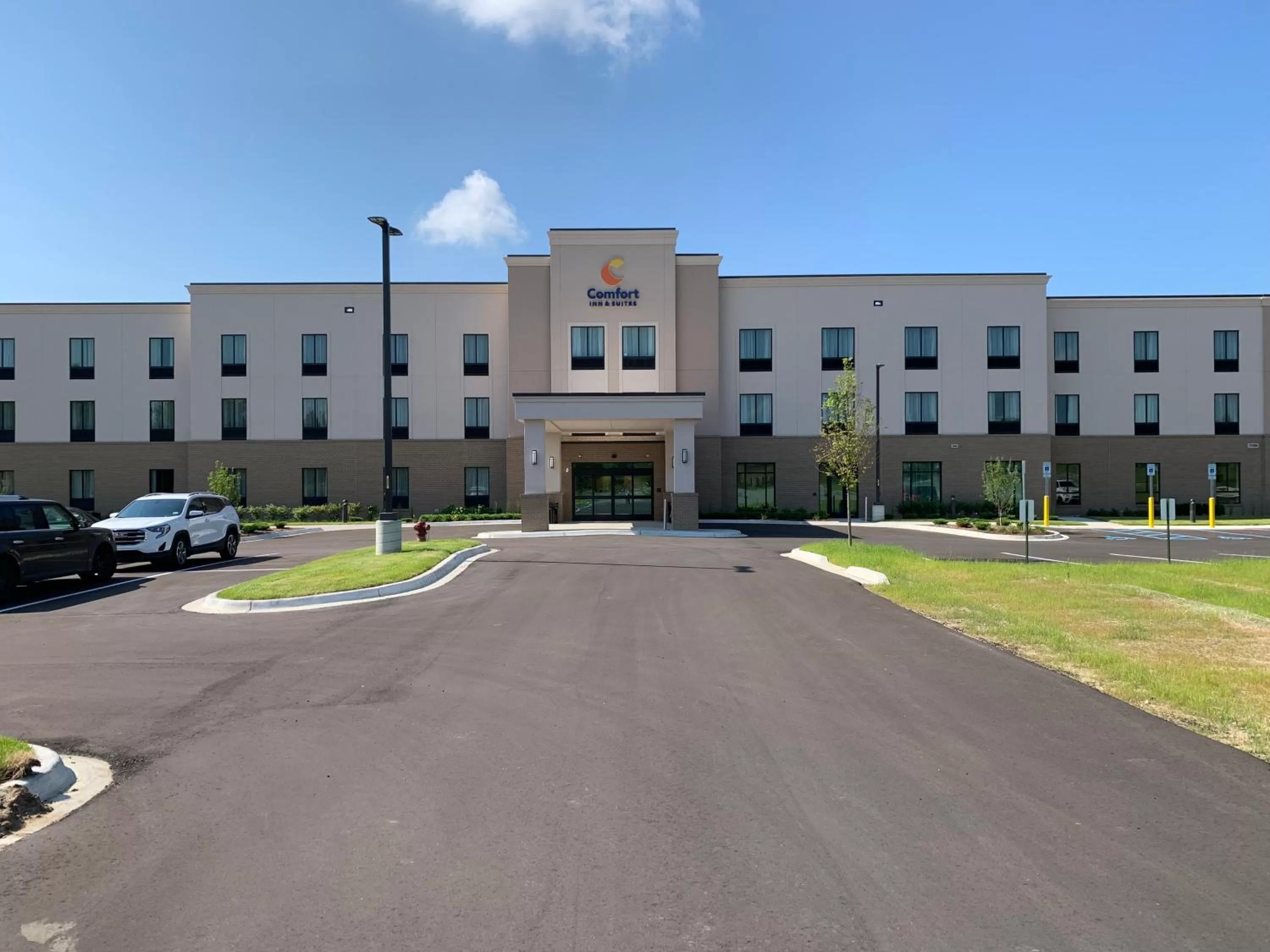 Property building in Comfort Inn & Suites Clarkston Pine Knob Area