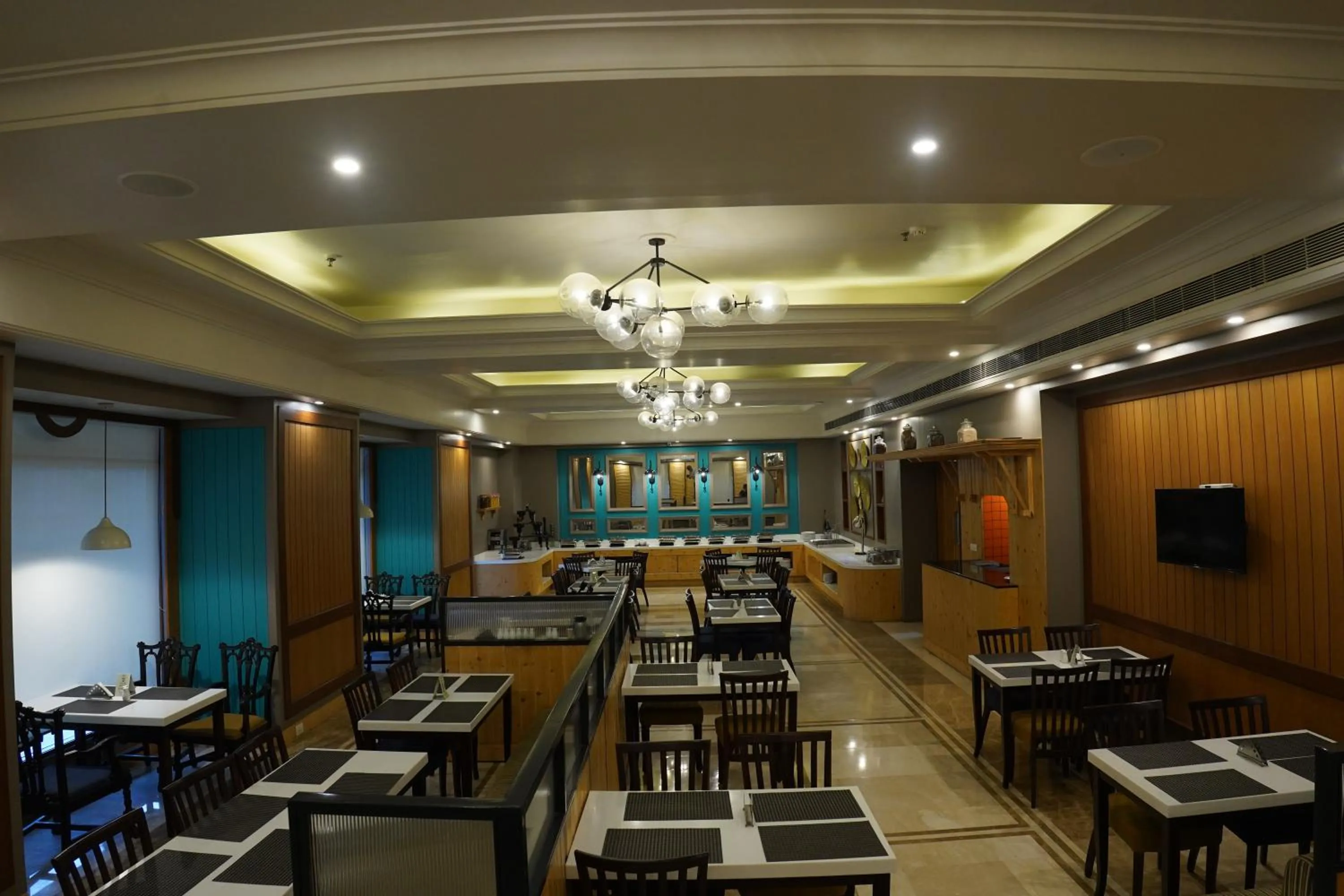 Restaurant/places to eat in Park Plaza Jodhpur