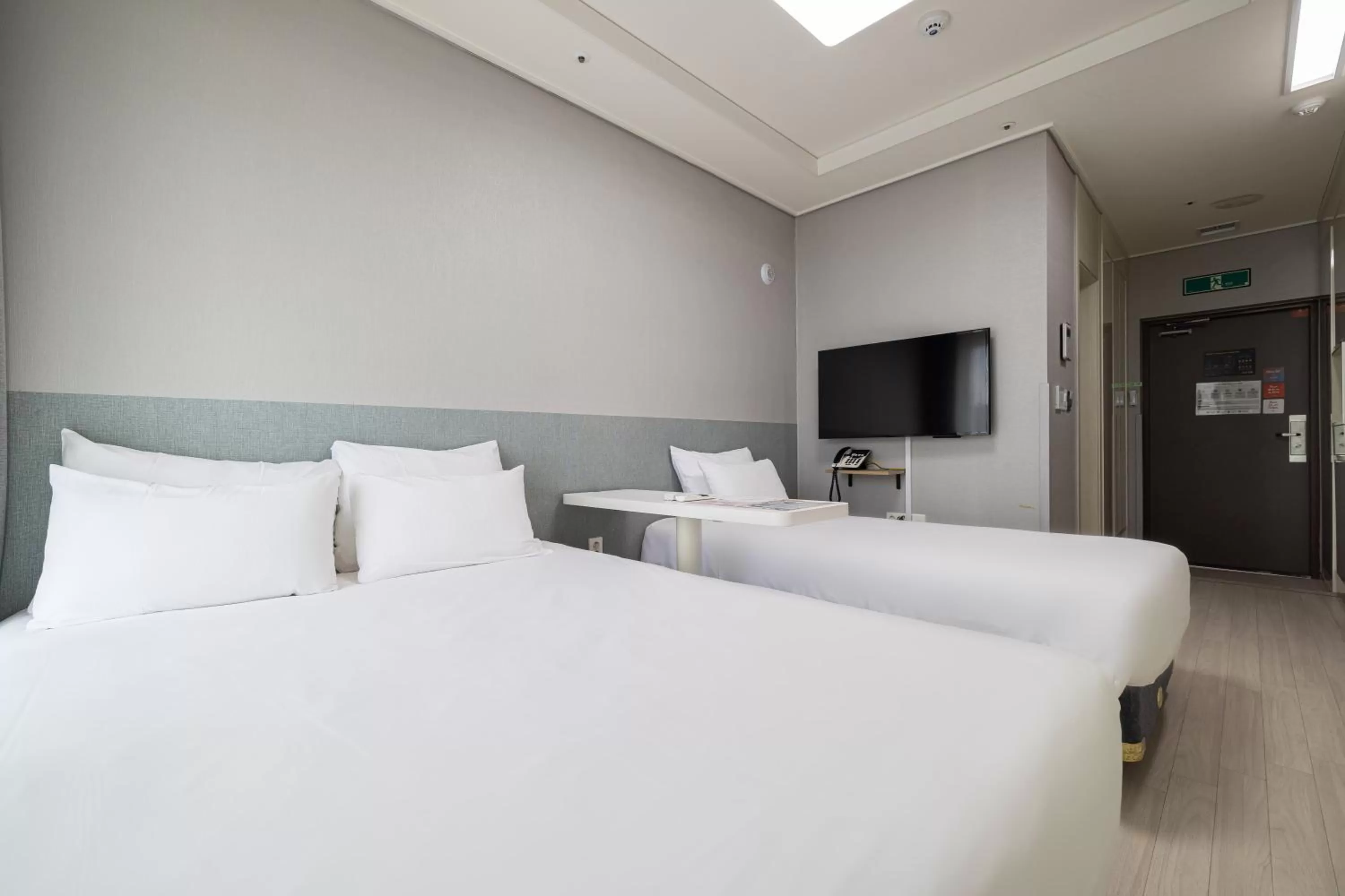 Bed in GL City Hotel Incheon Airport