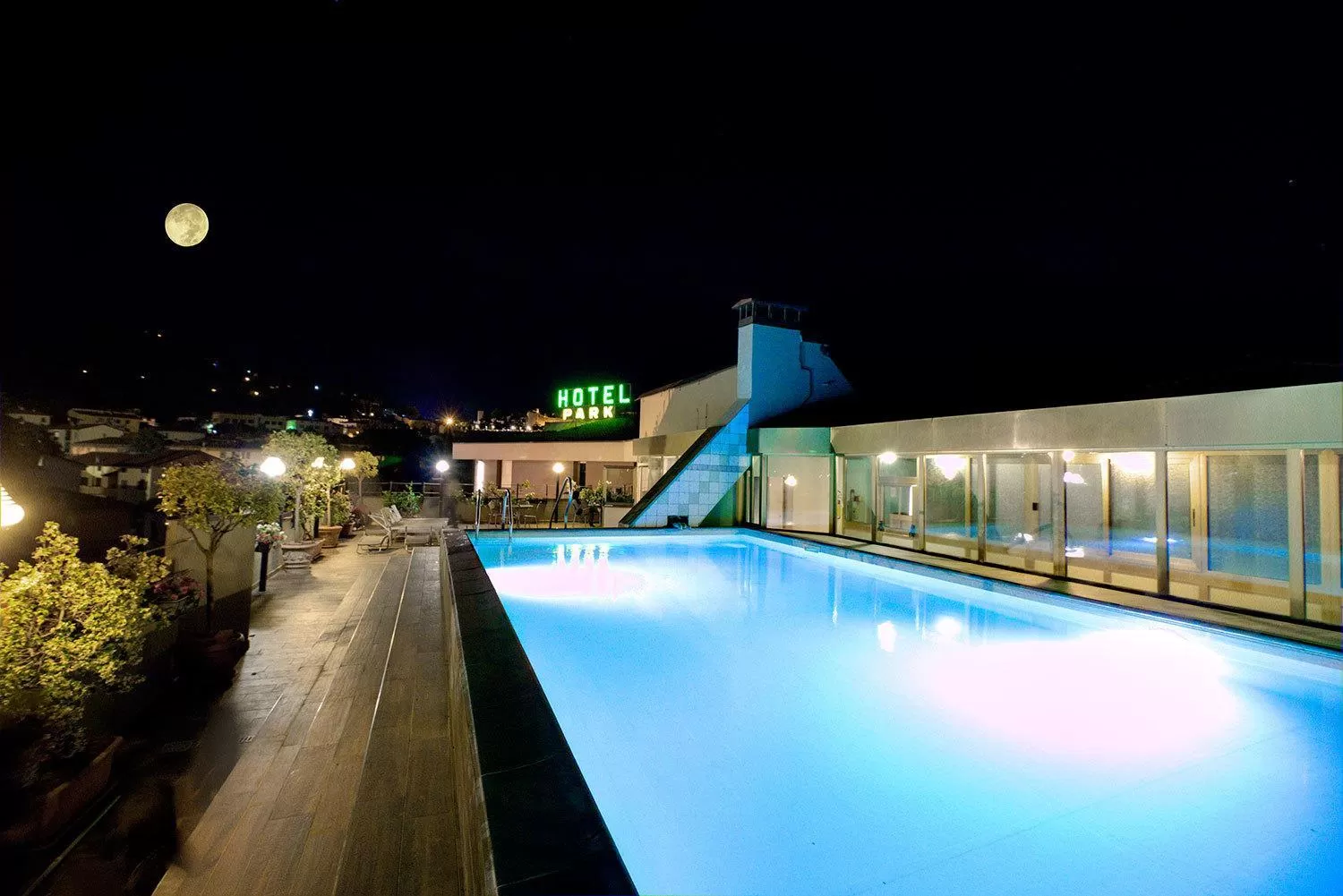 Swimming pool in Hotel Park