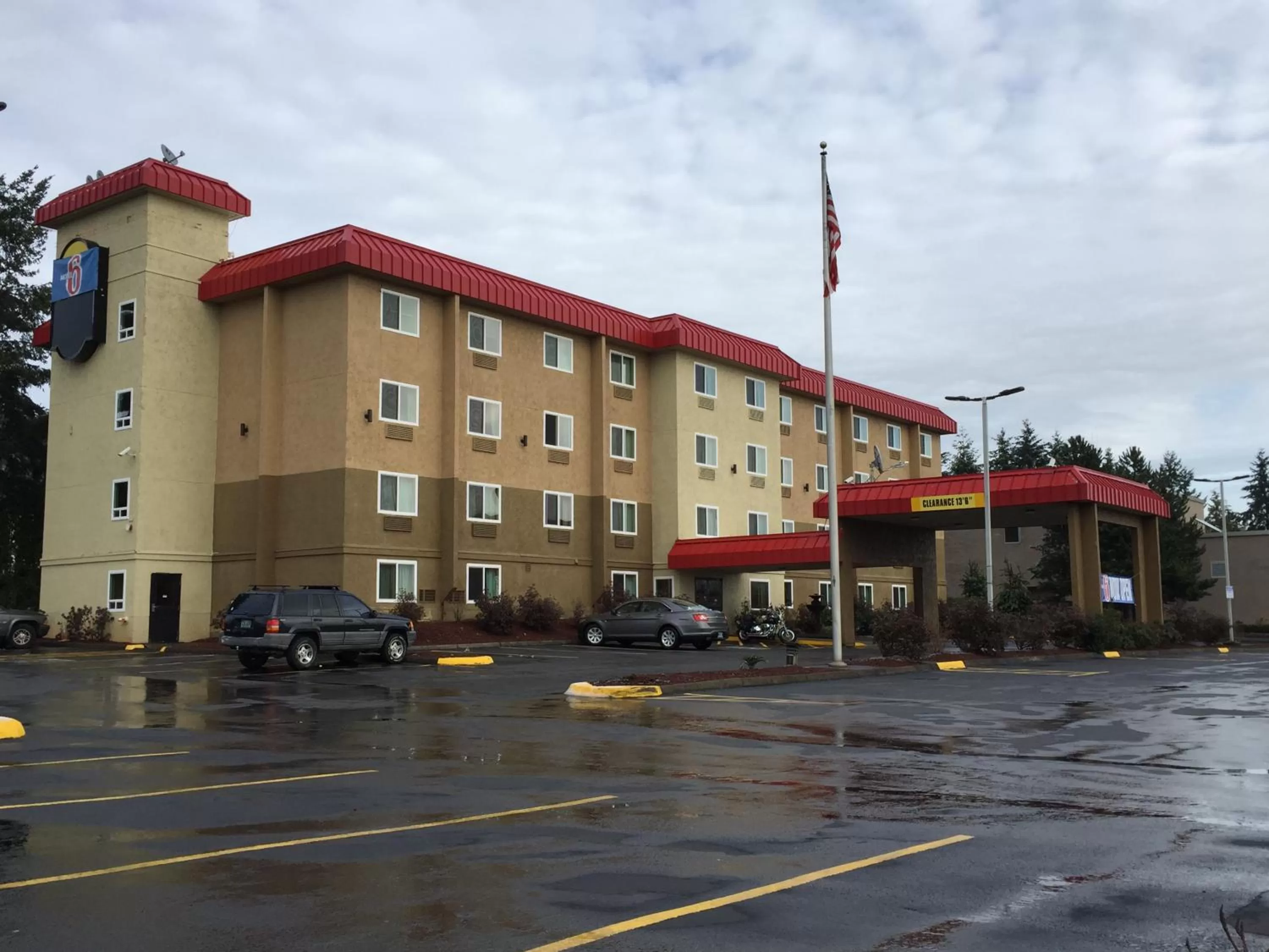 Facade/entrance in Motel 6-Wilsonville, OR - Portland