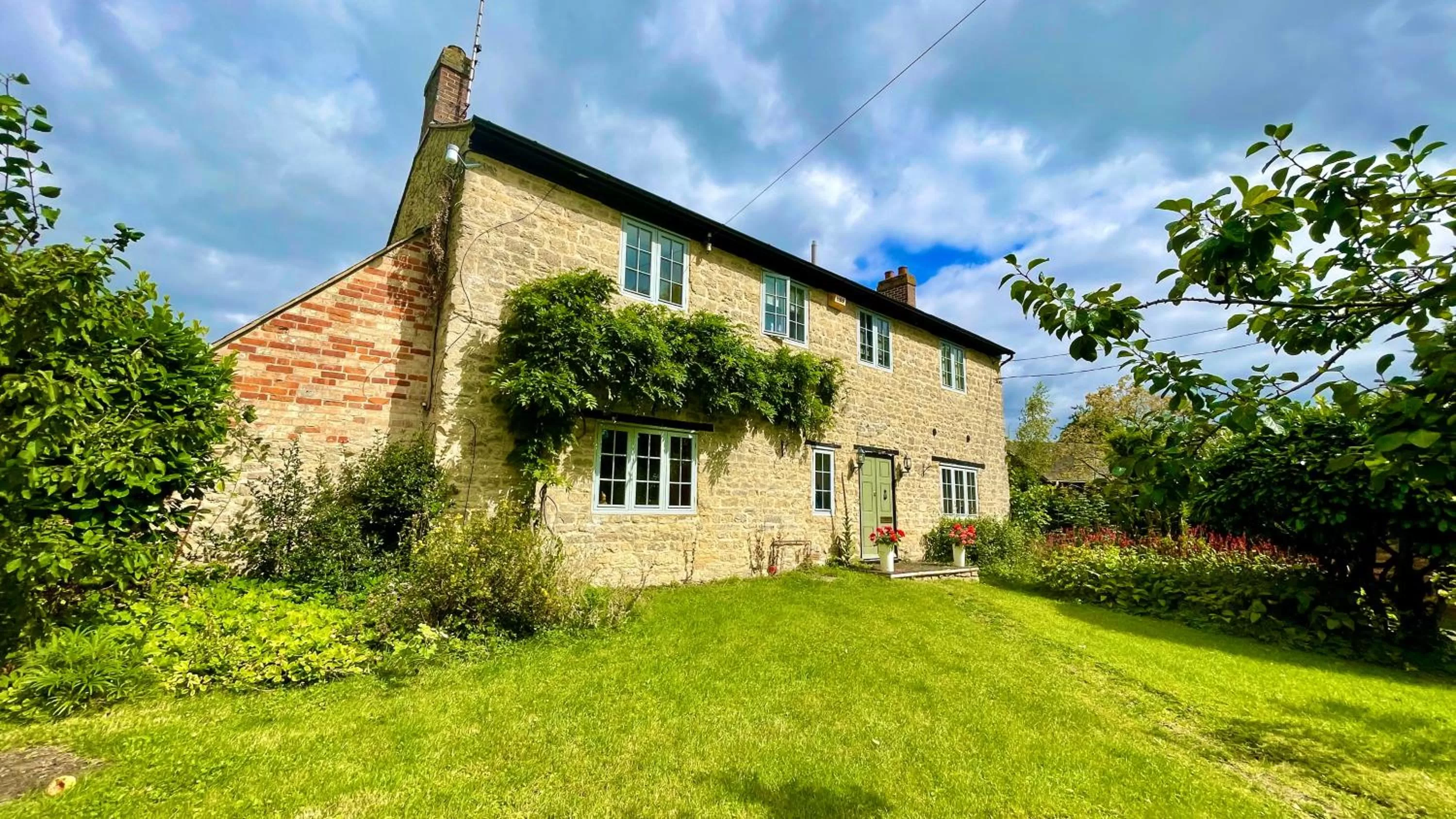 Property building in Home Farm Bed & Breakfast