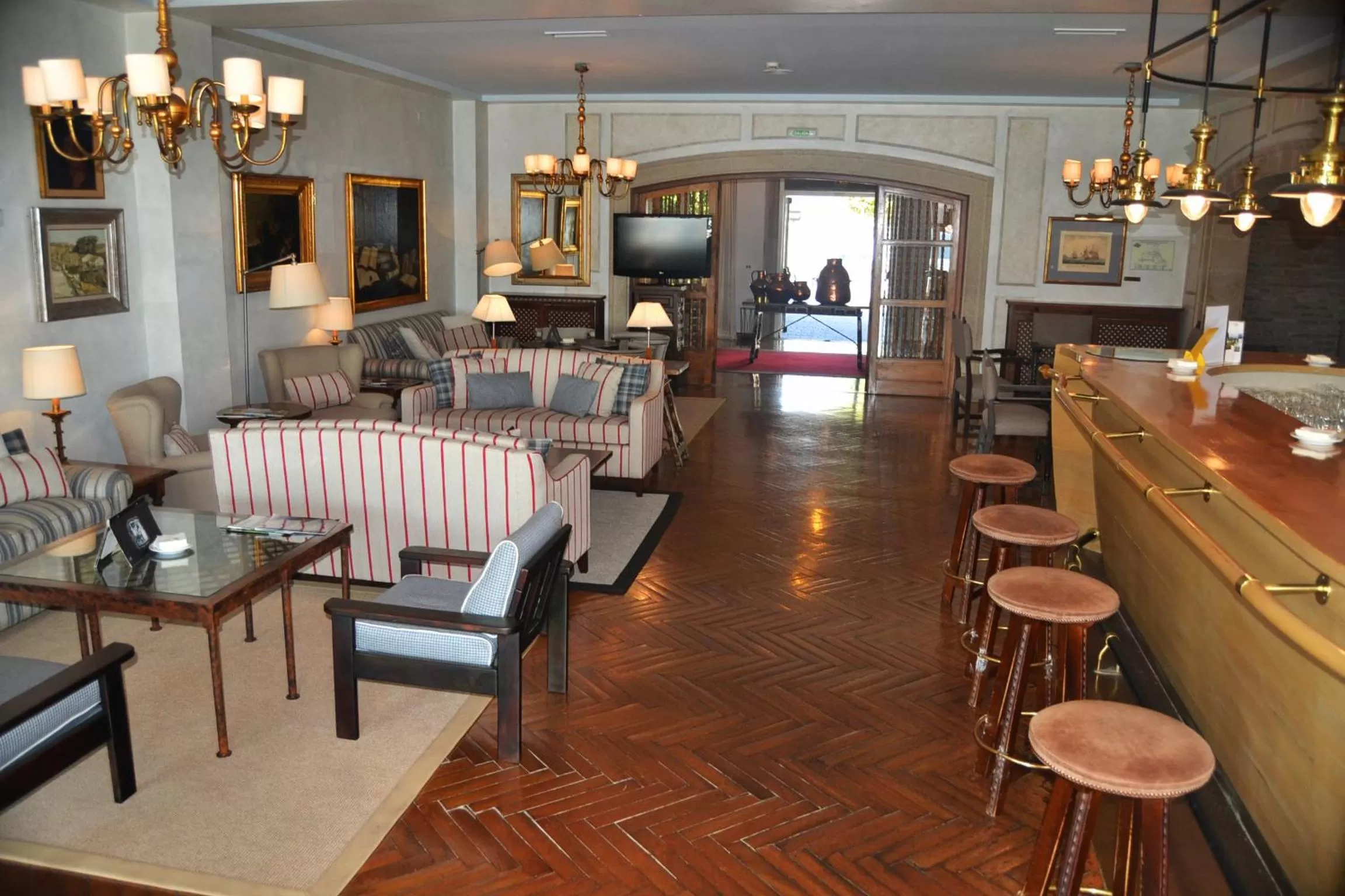 Communal lounge/ TV room in Parador de Ribadeo
