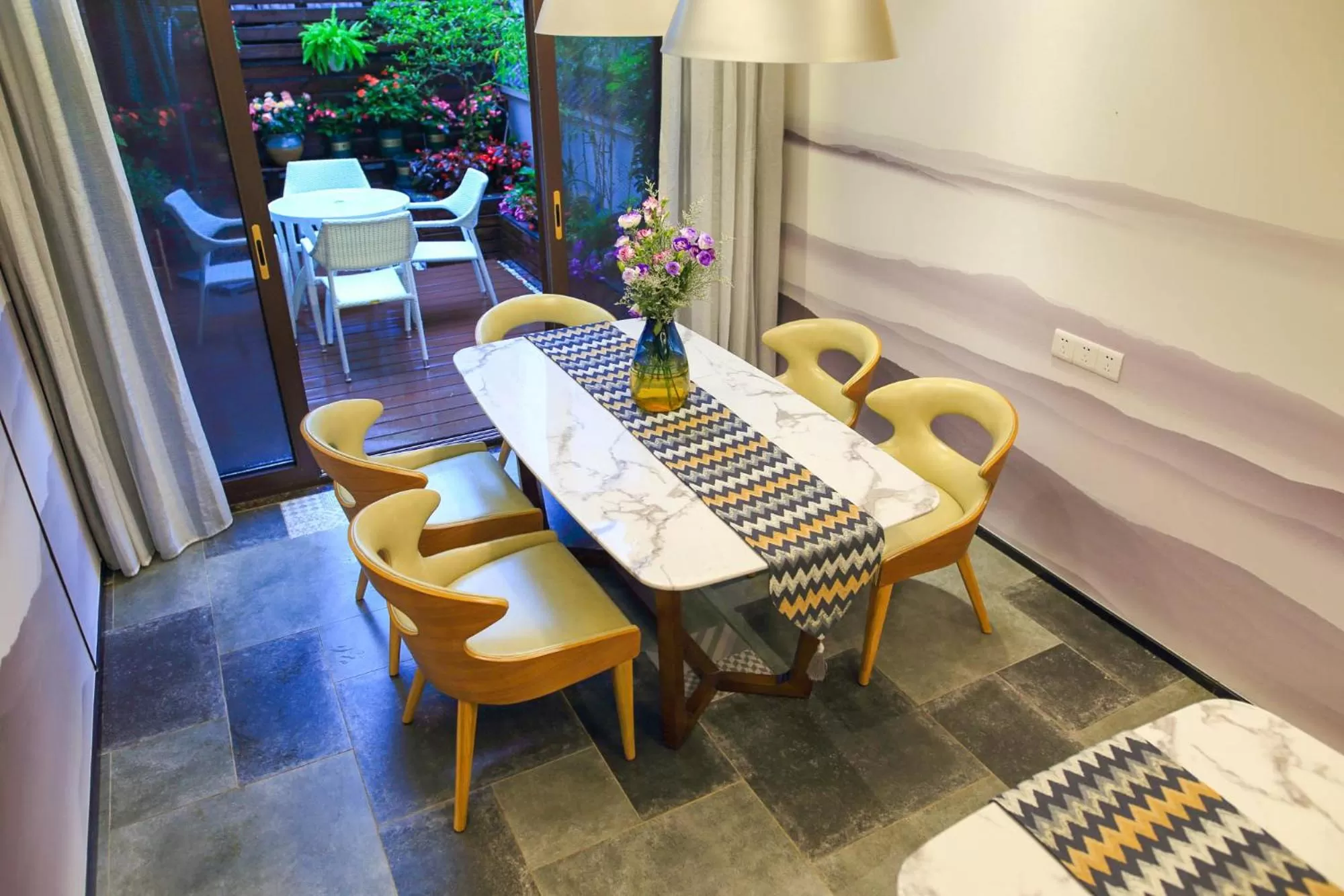 Restaurant/places to eat in Li River Resort Villa Hotel