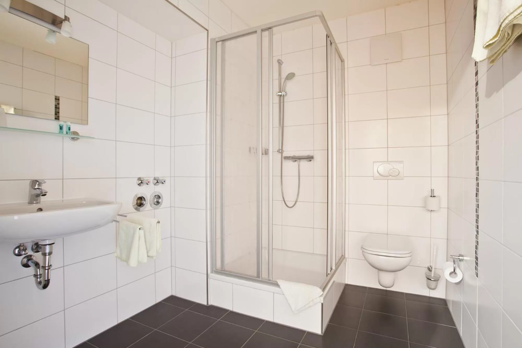 Bathroom in Frühstückshotel Landgasthof Kramer