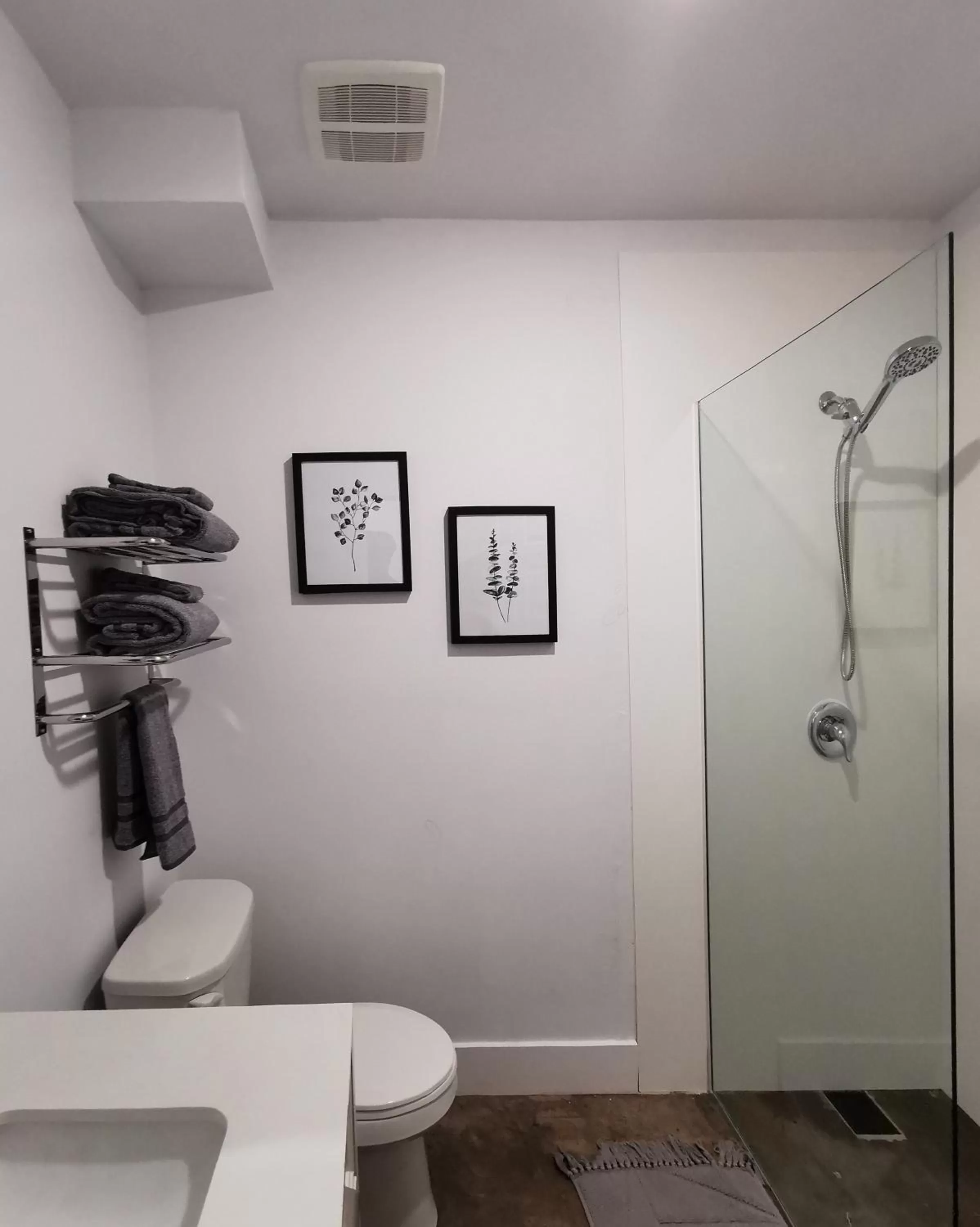 Bathroom in Cameo Hotel and Suites