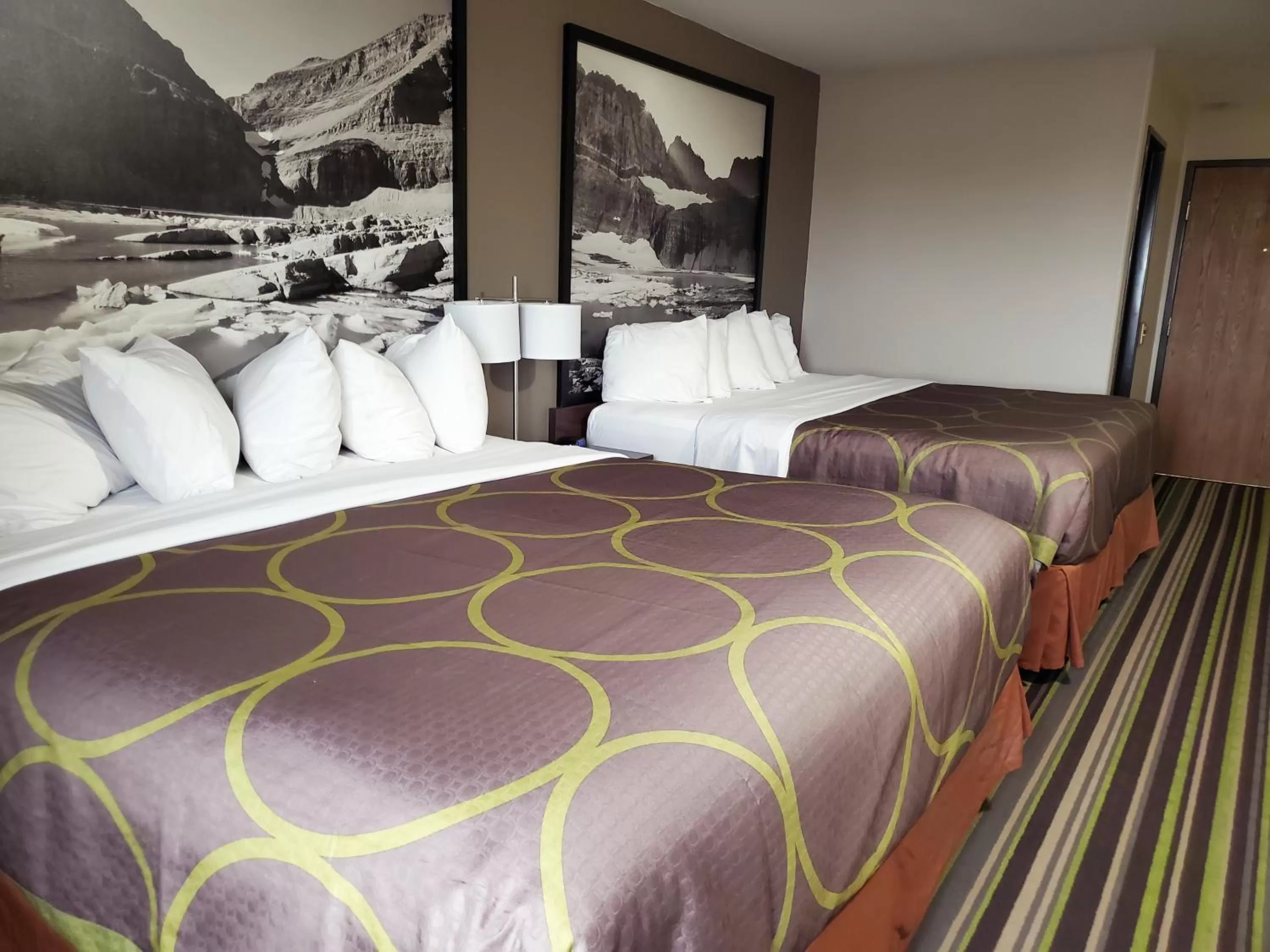 Bed in Super 8 by Wyndham Belgrade/Bozeman Airport