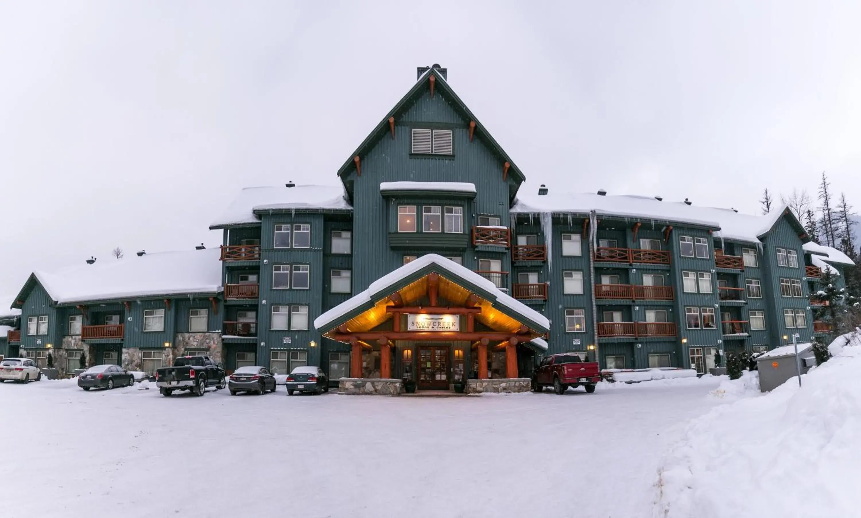 Snow Creek Lodge by Fernie Lodging Co Snow Creek Lodge by Fernie Lodging Co