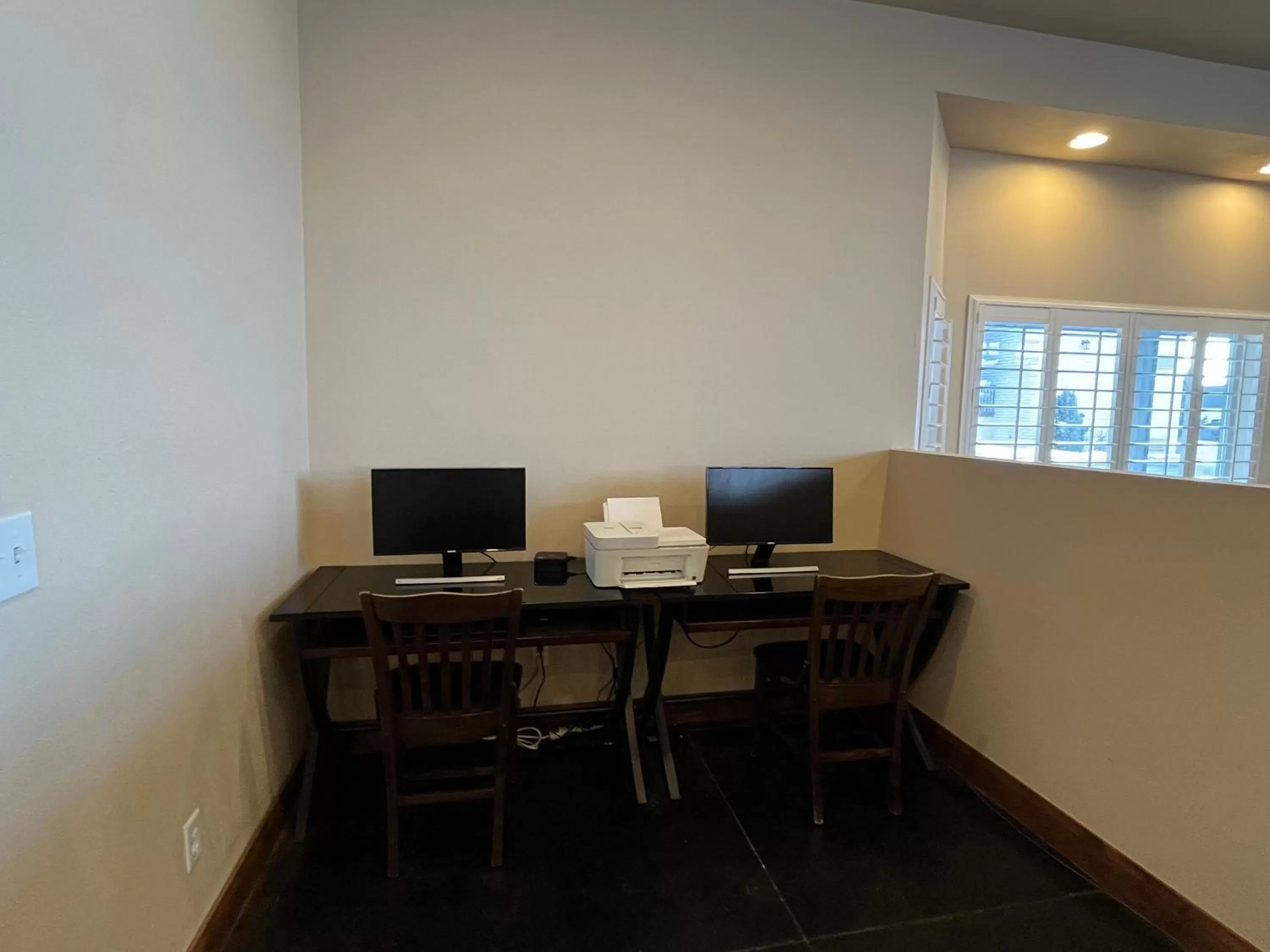 Business facilities in Dinosaur Inn & Suites