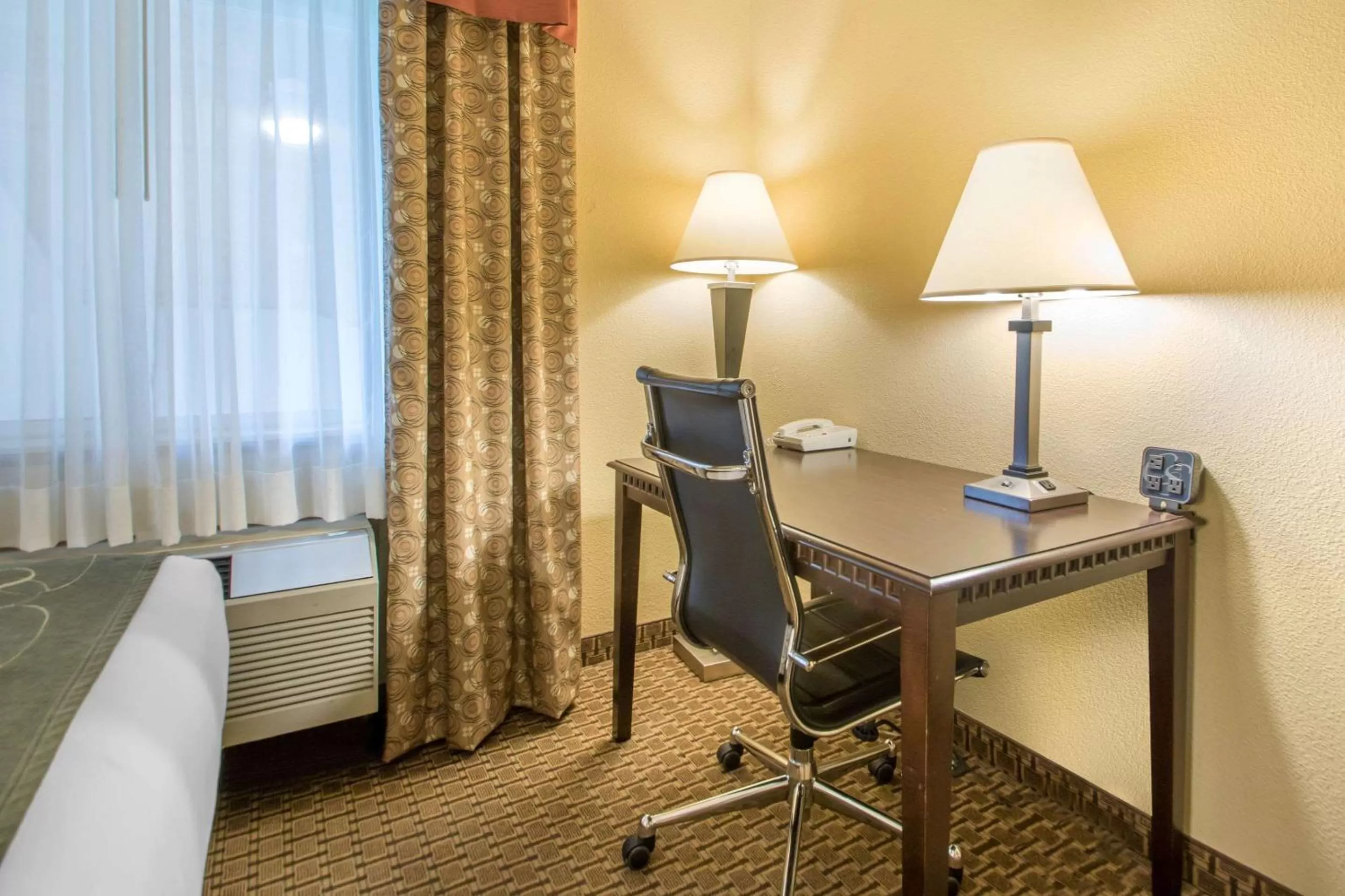 Queen Suite with Sofa Bed and Pool View - Non-Smoking in Comfort Suites Wisconsin Dells Area