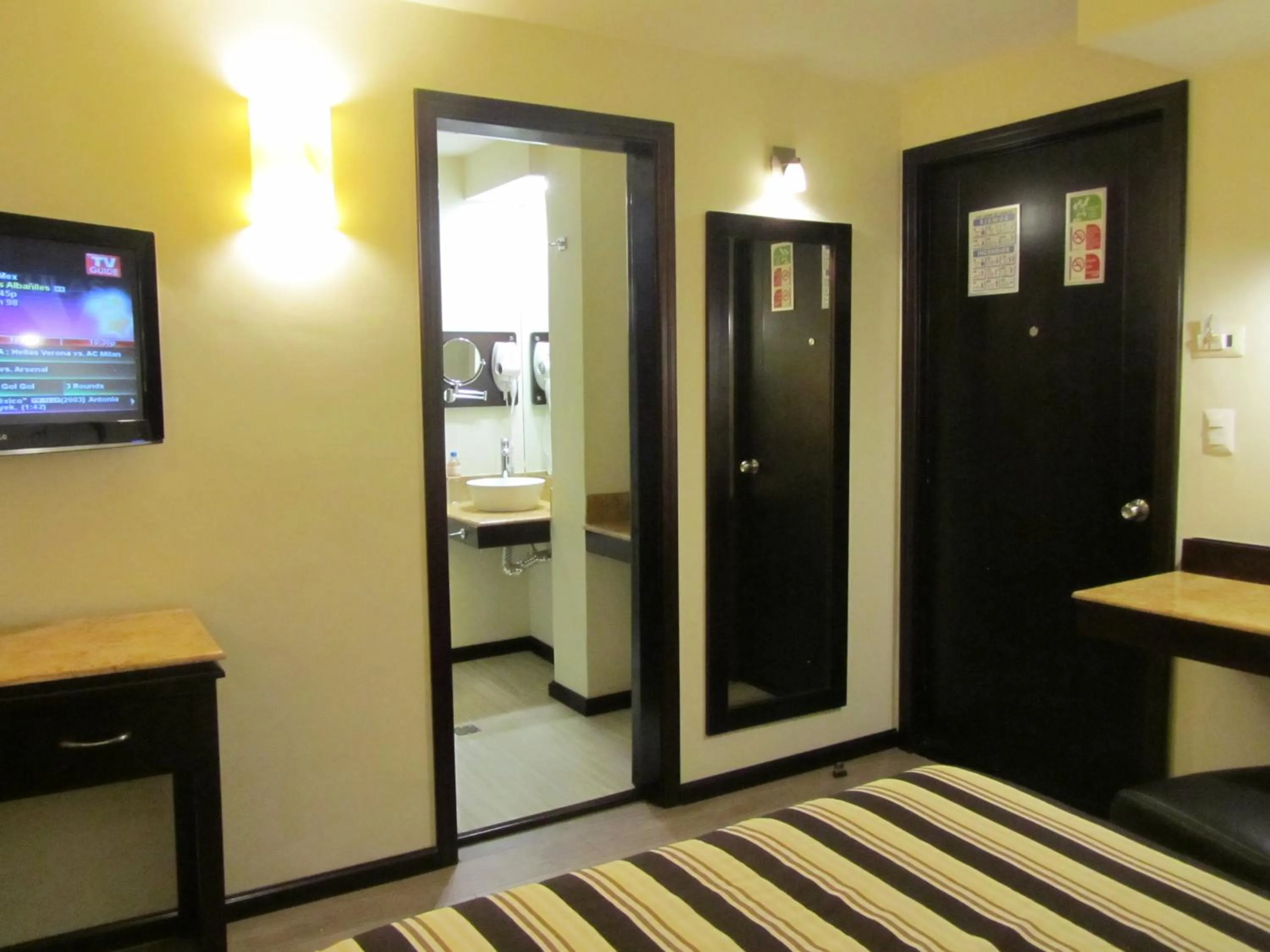 Bed in Hotel Colonial