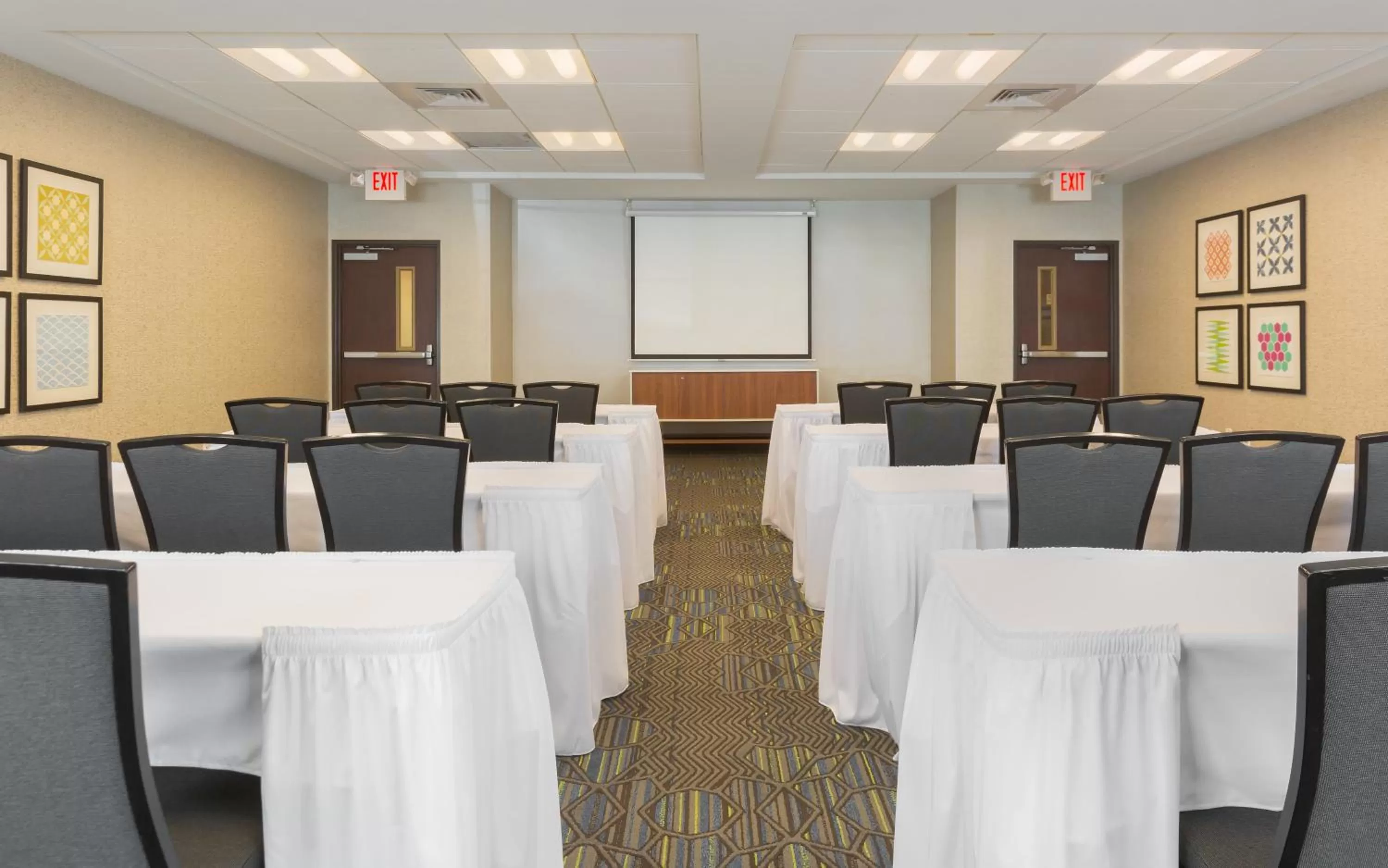 Meeting/conference room in Holiday Inn Express Hotel & Suites Eugene Downtown - University by IHG