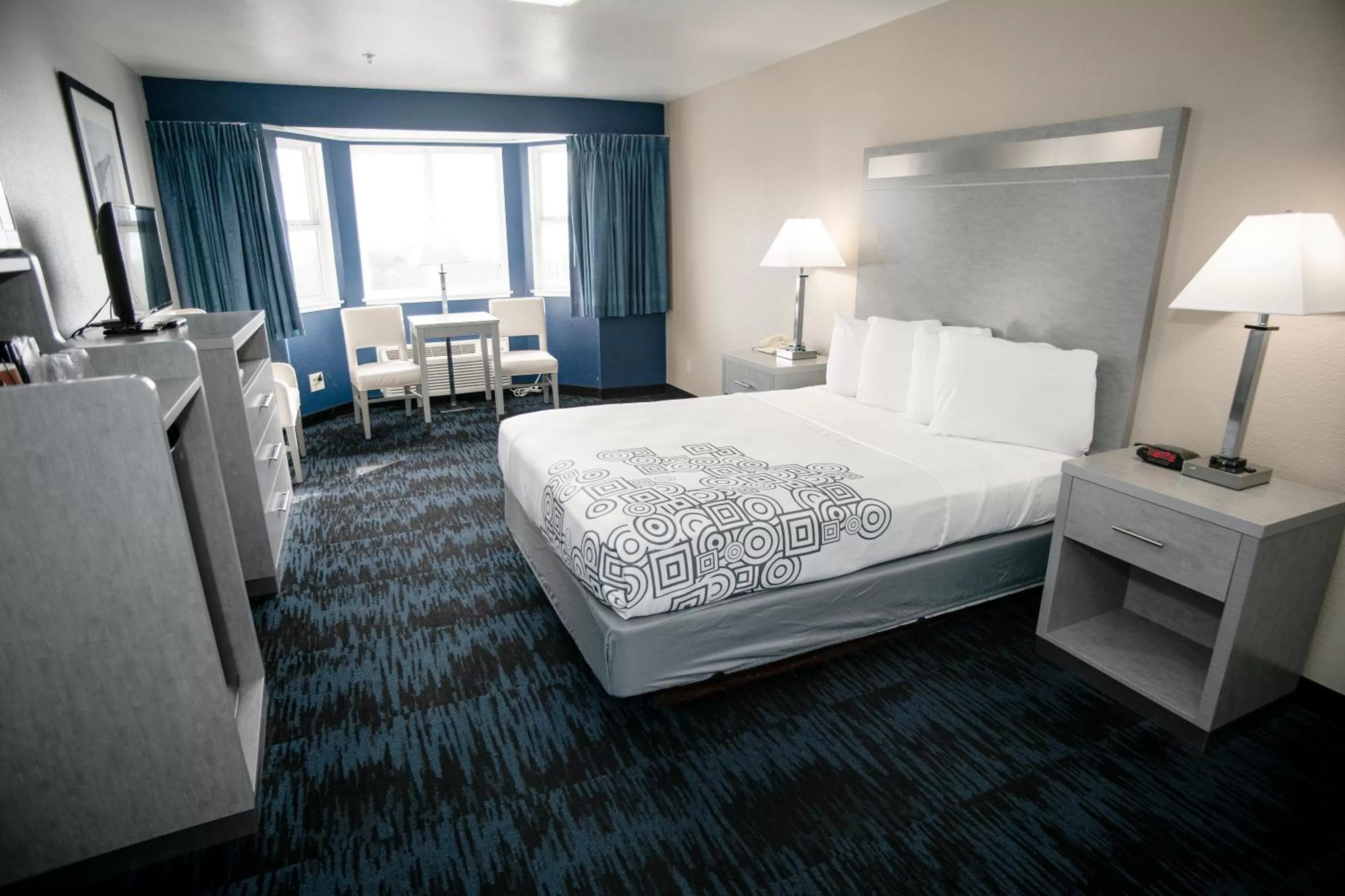 Bedroom, Bed in Anchor Beach Inn