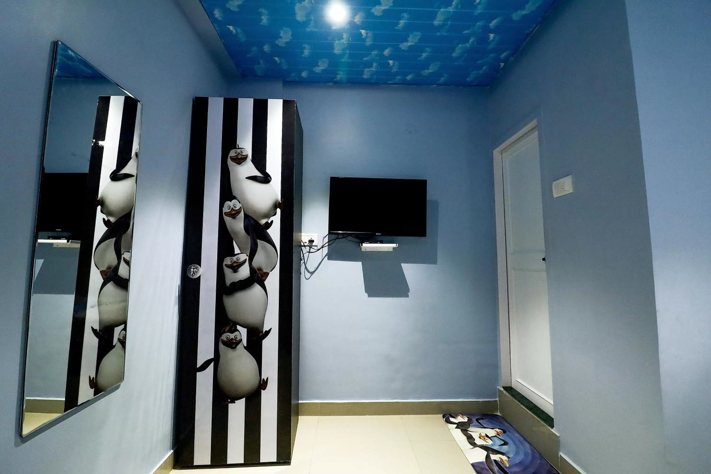 TV and multimedia, TV/Entertainment Center in Hotel Greek Glory