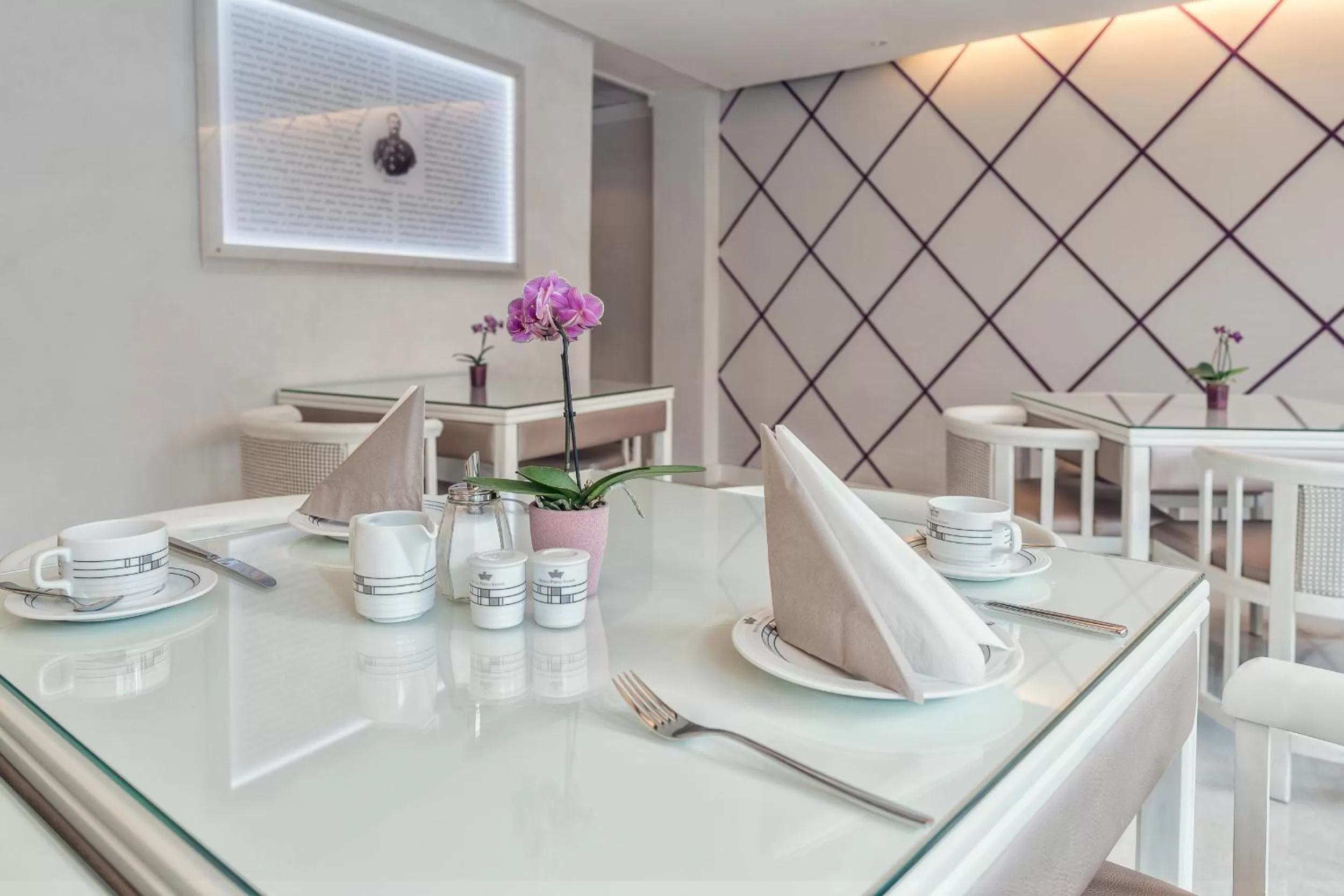 Restaurant/places to eat in Hotel Prinz Anton